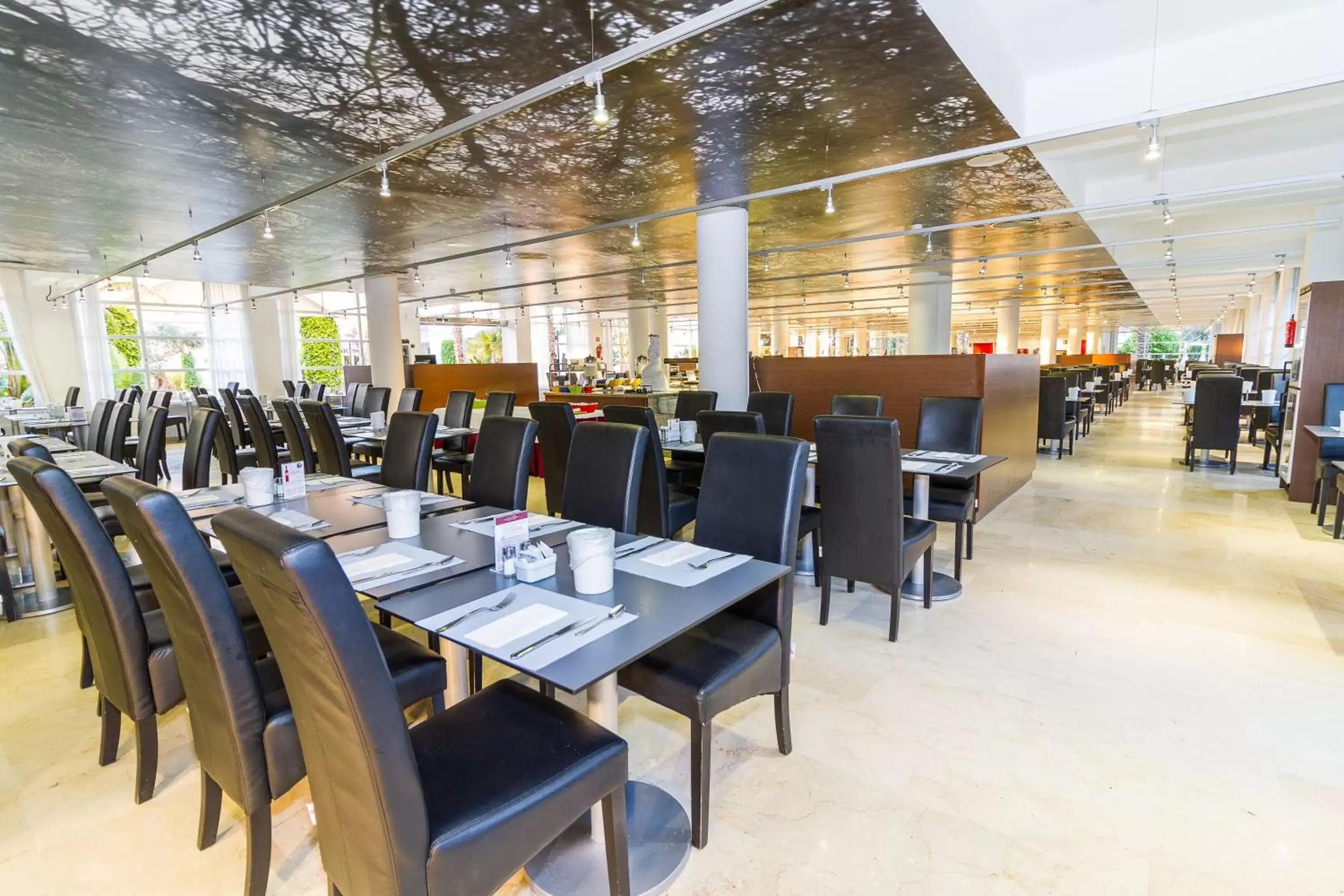 Restaurant/Places to Eat in Eix Platja Daurada Hotel & SPA
