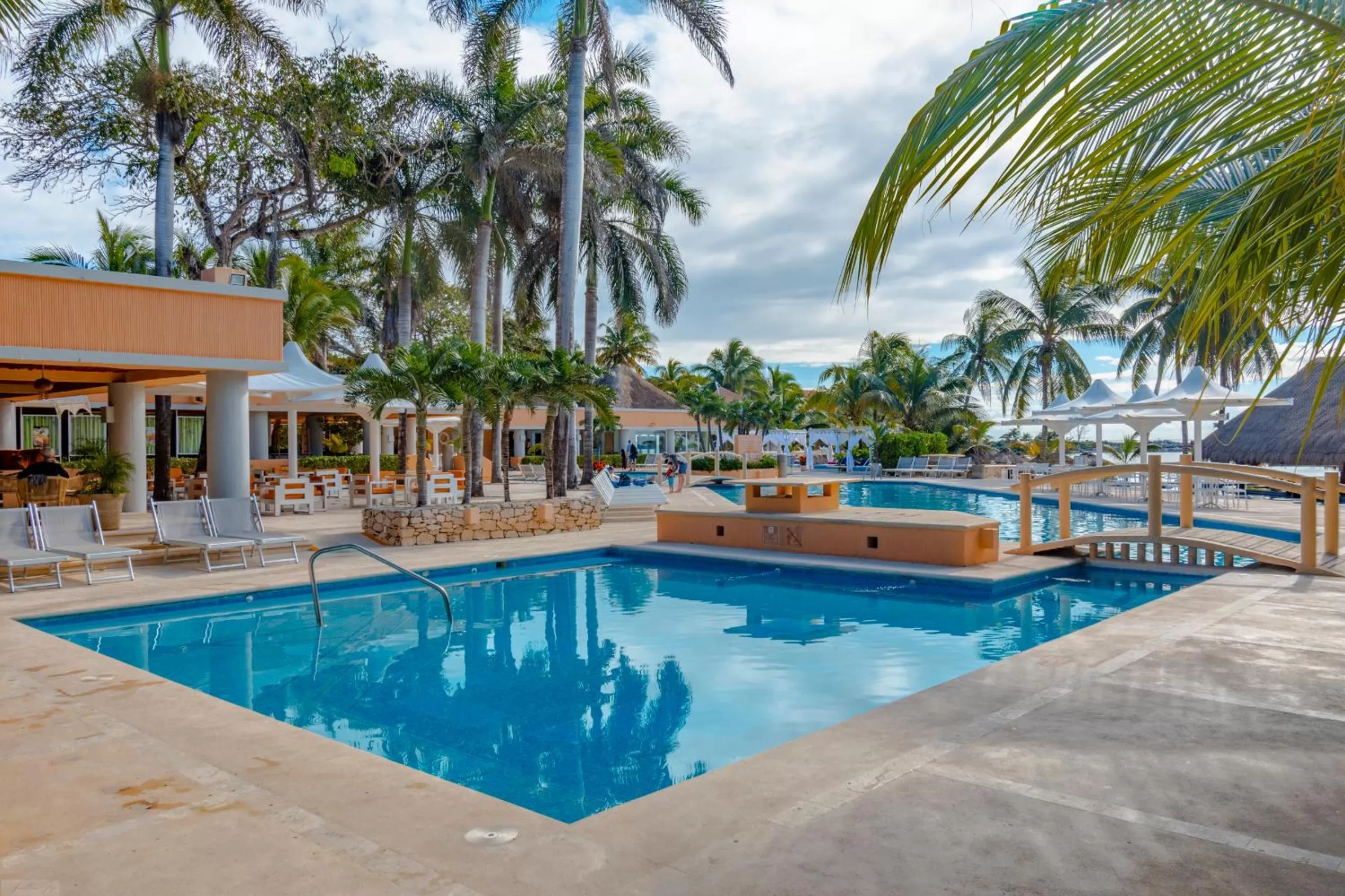 Swimming pool in Puerto Aventuras Hotel & Beach Club