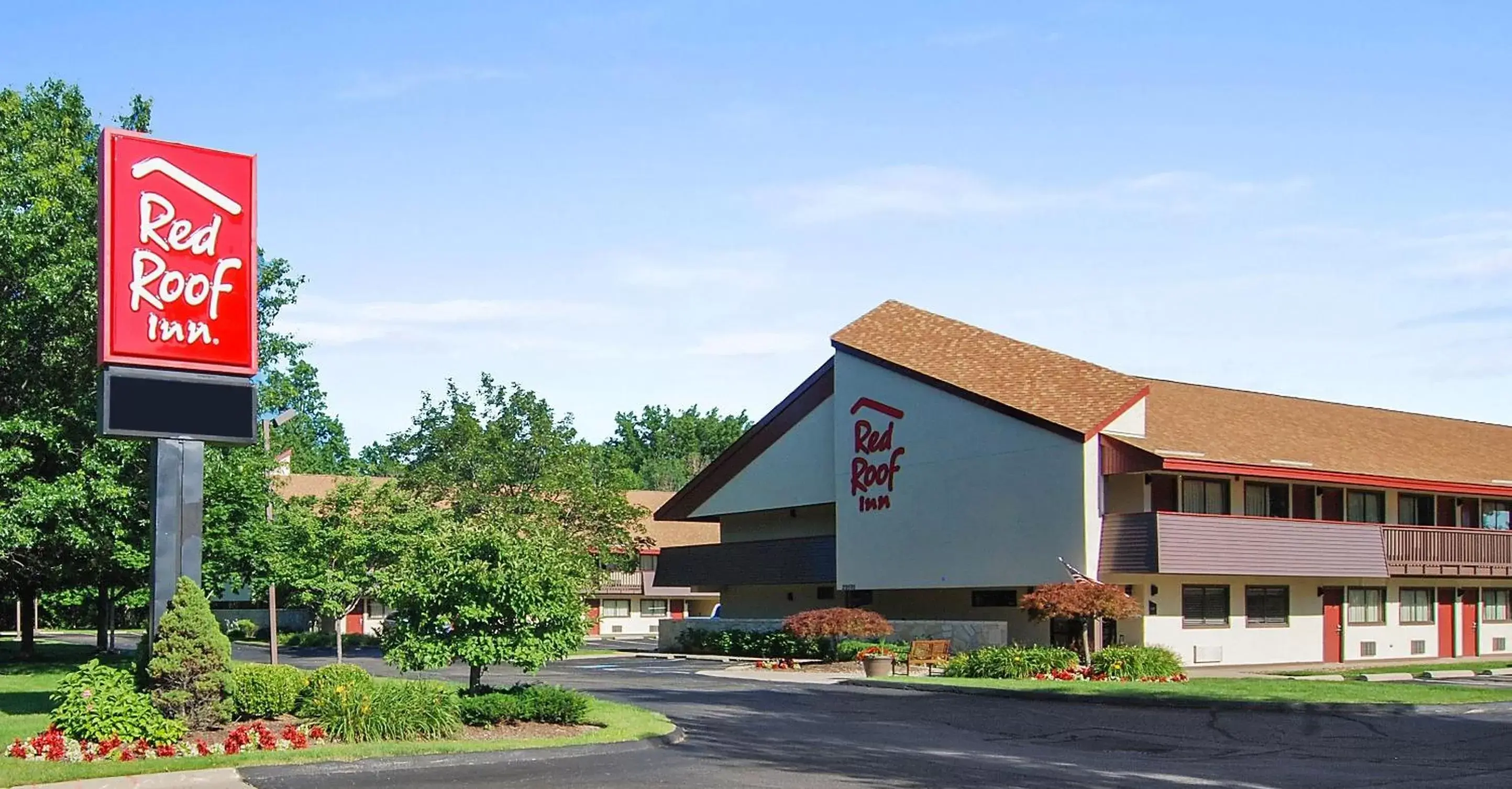 Property Building in Red Roof Inn Cleveland - Westlake