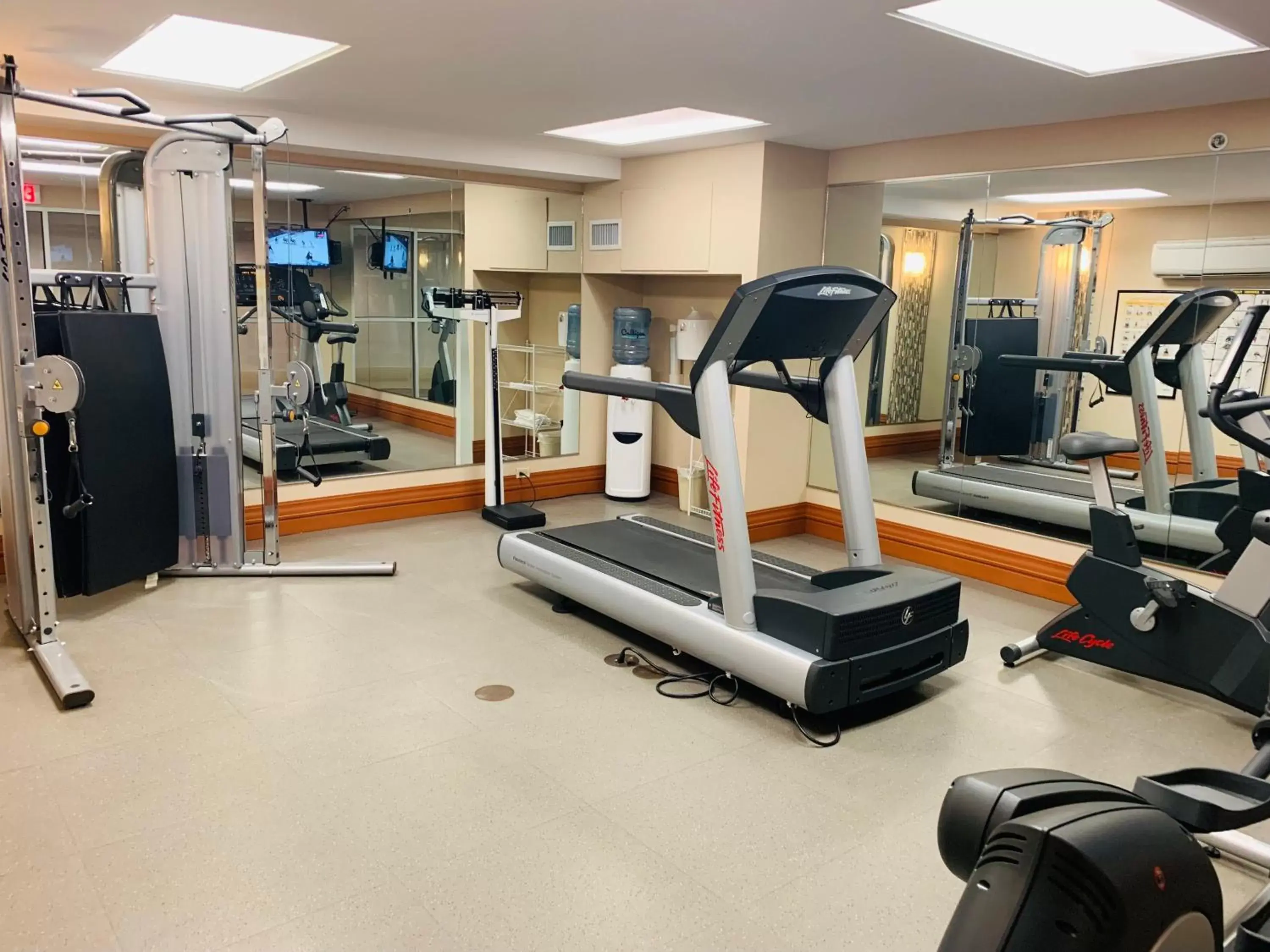 Fitness centre/facilities, Fitness Center/Facilities in Holiday Inn Express and Suites Calgary, an IHG Hotel
