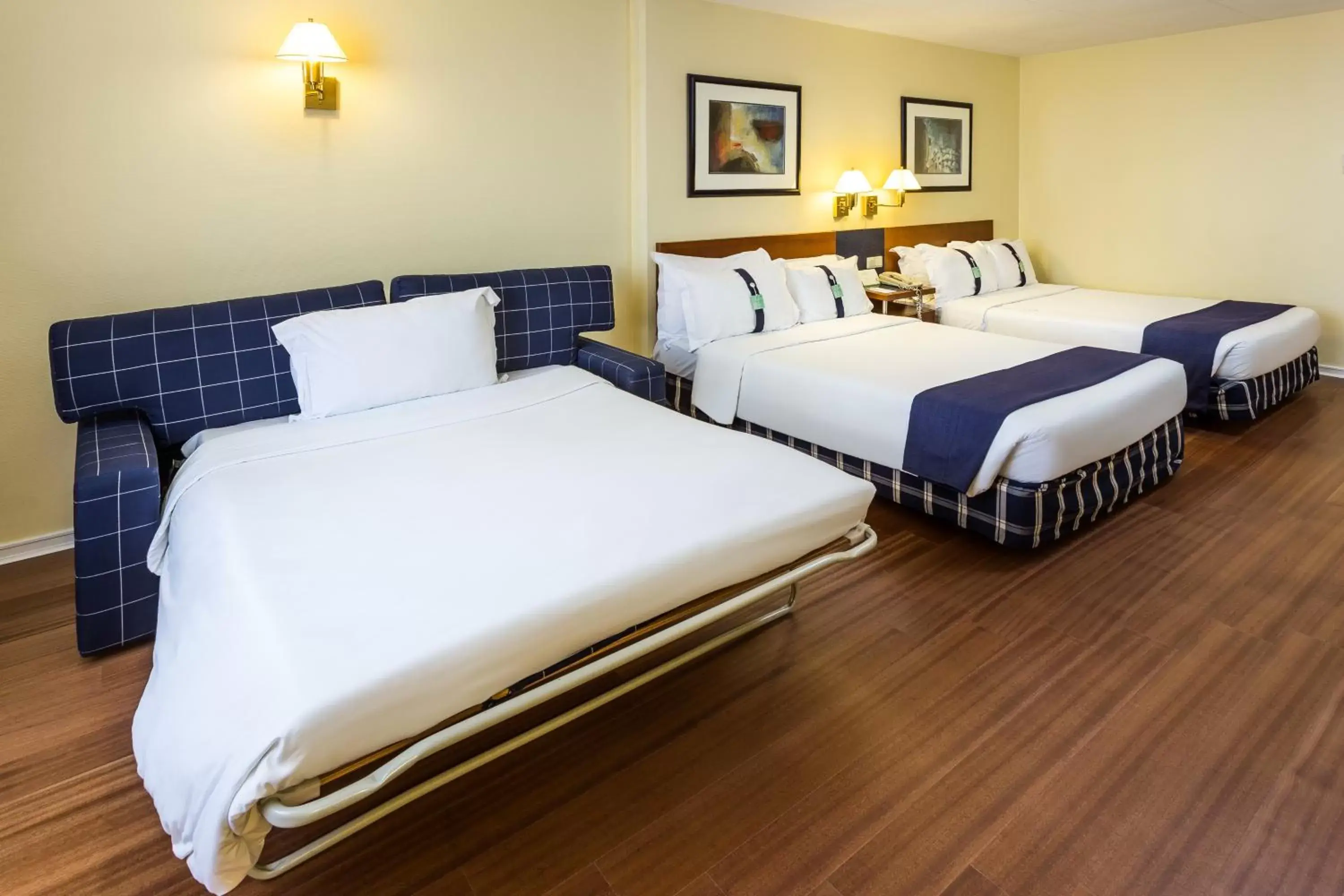 Bed in Holiday Inn Lisbon, an IHG Hotel