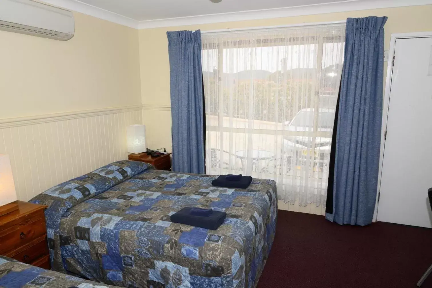 Bed in Lithgow Motor Inn