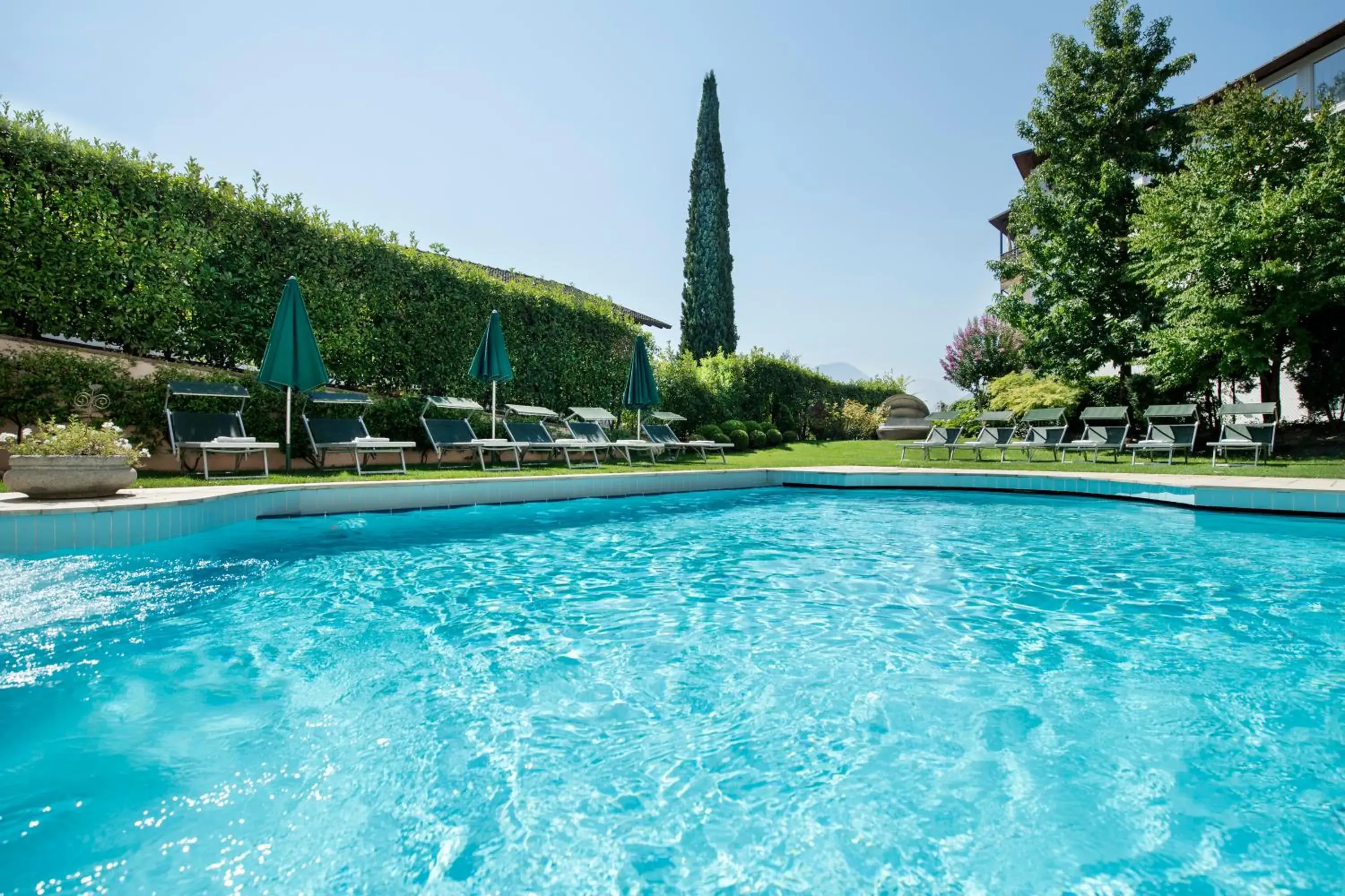 Swimming Pool in Hotel Pienzenau Am Schlosspark