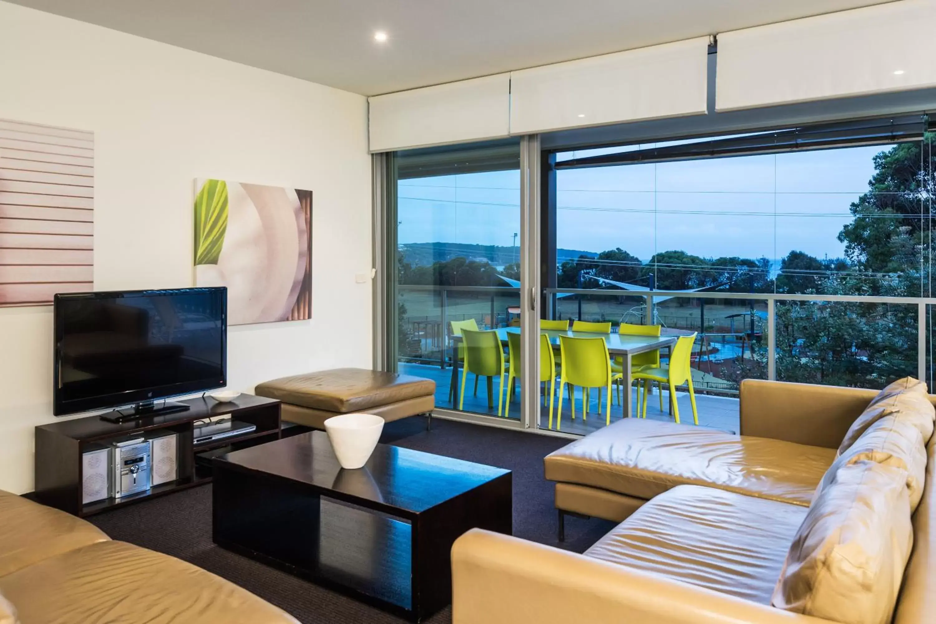 TV and multimedia, Seating Area in Coast Resort Merimbula
