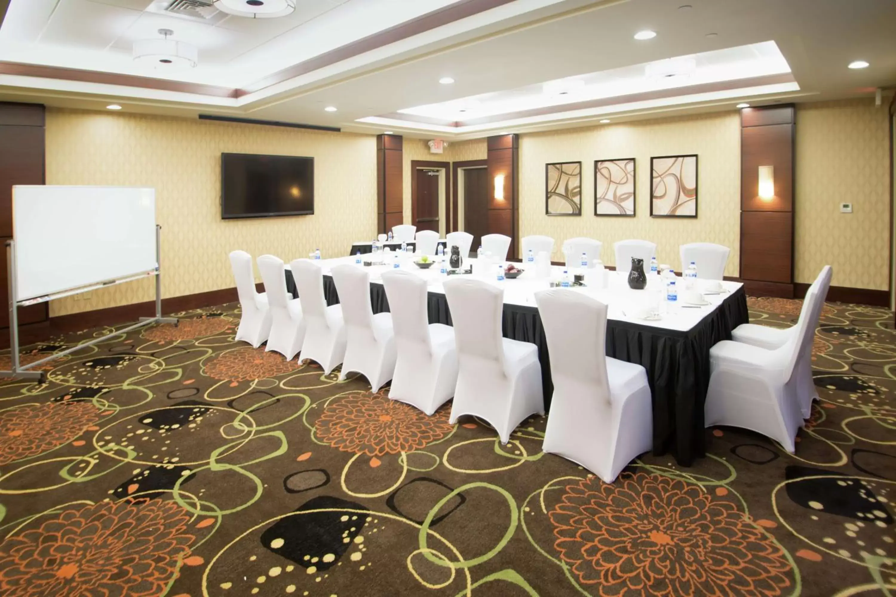 Meeting/conference room in Embassy Suites by Hilton Fayetteville Fort Bragg