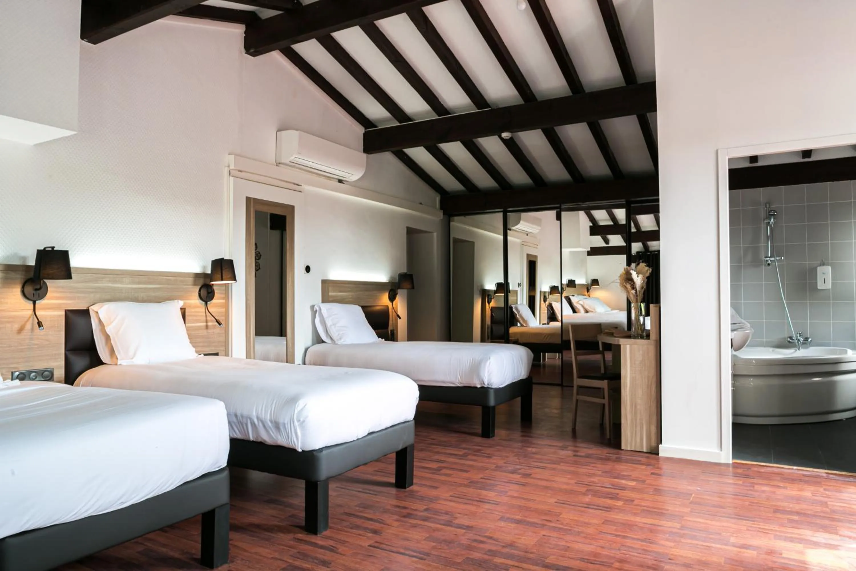 Bed in Hôtel du Pont