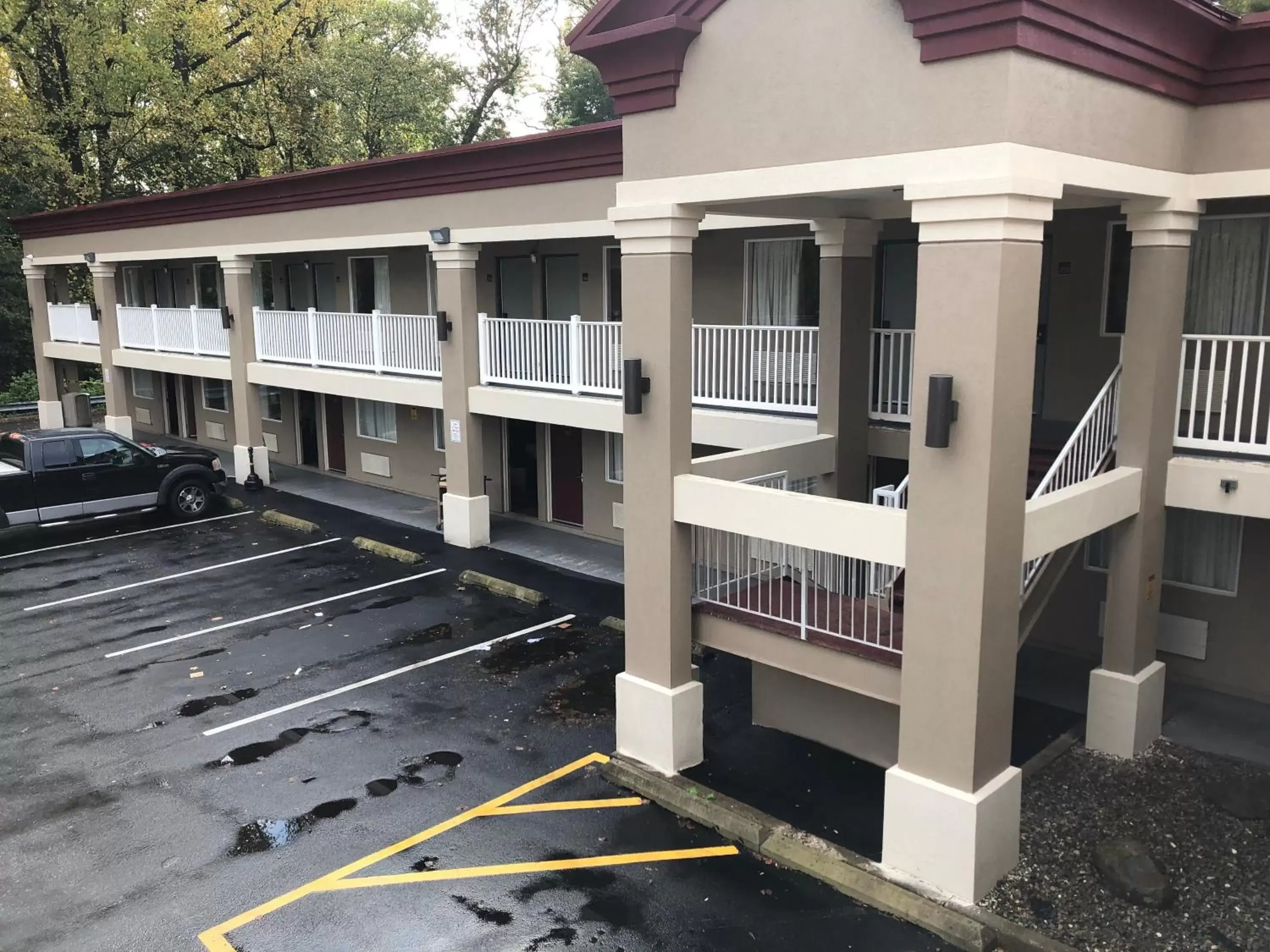 Property building in HomeTowne Studios by Red Roof Bordentown - McGuire AFB Property building in HomeTowne Studios by Red Roof Bordentown - McGuire AFB