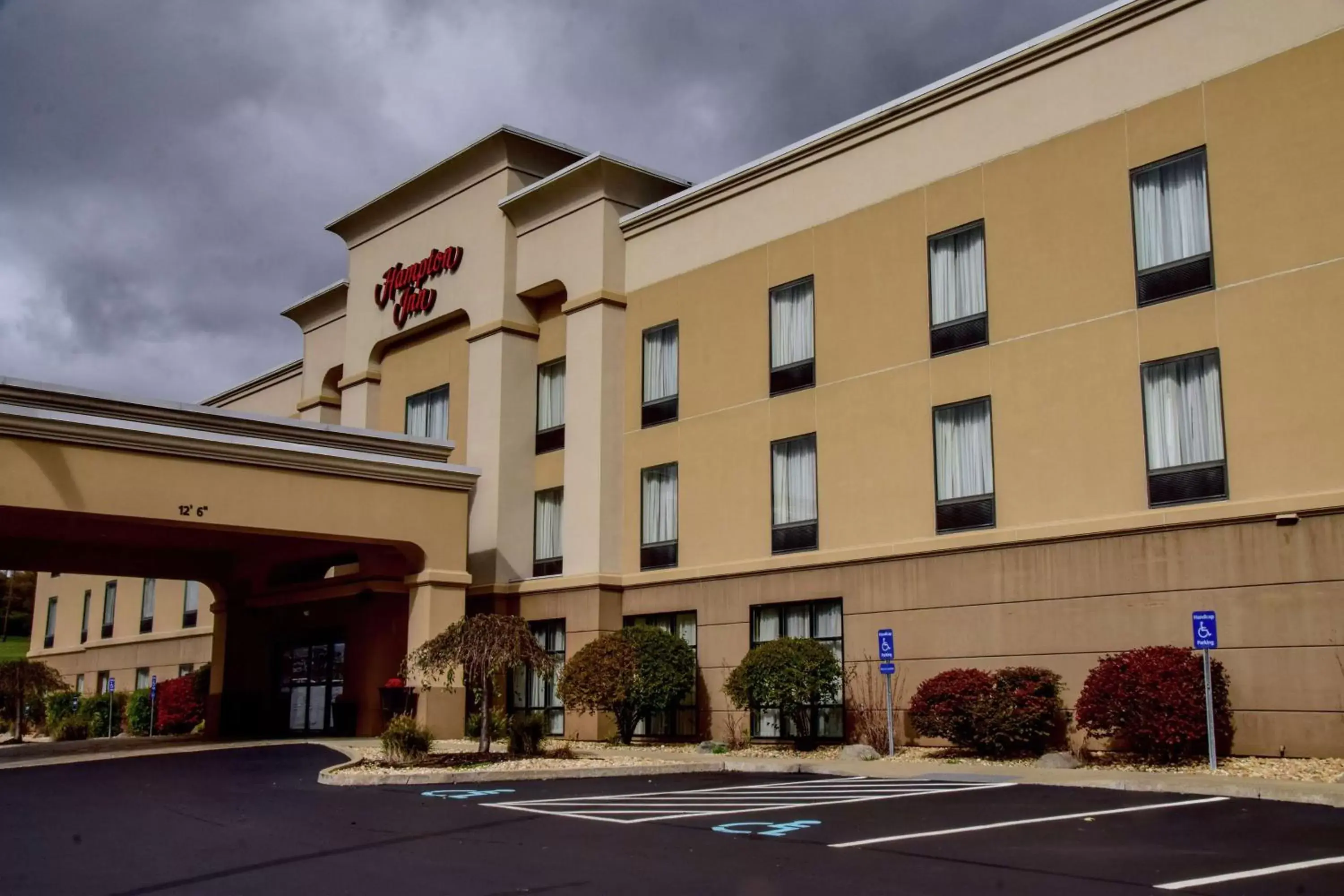 Property building in Hampton Inn Indiana Property building in Hampton Inn Indiana