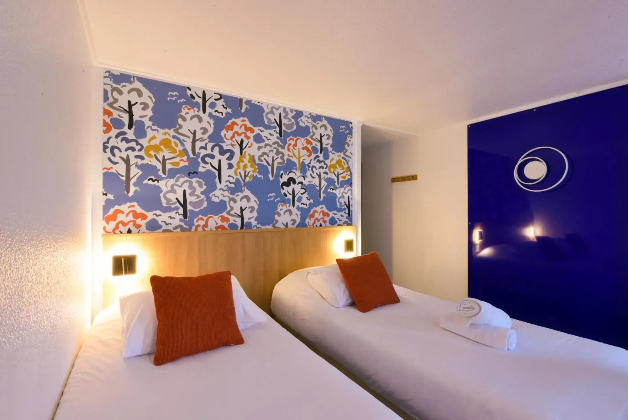 Bedroom, Bed in KYRIAD Villeneuve Saint Georges