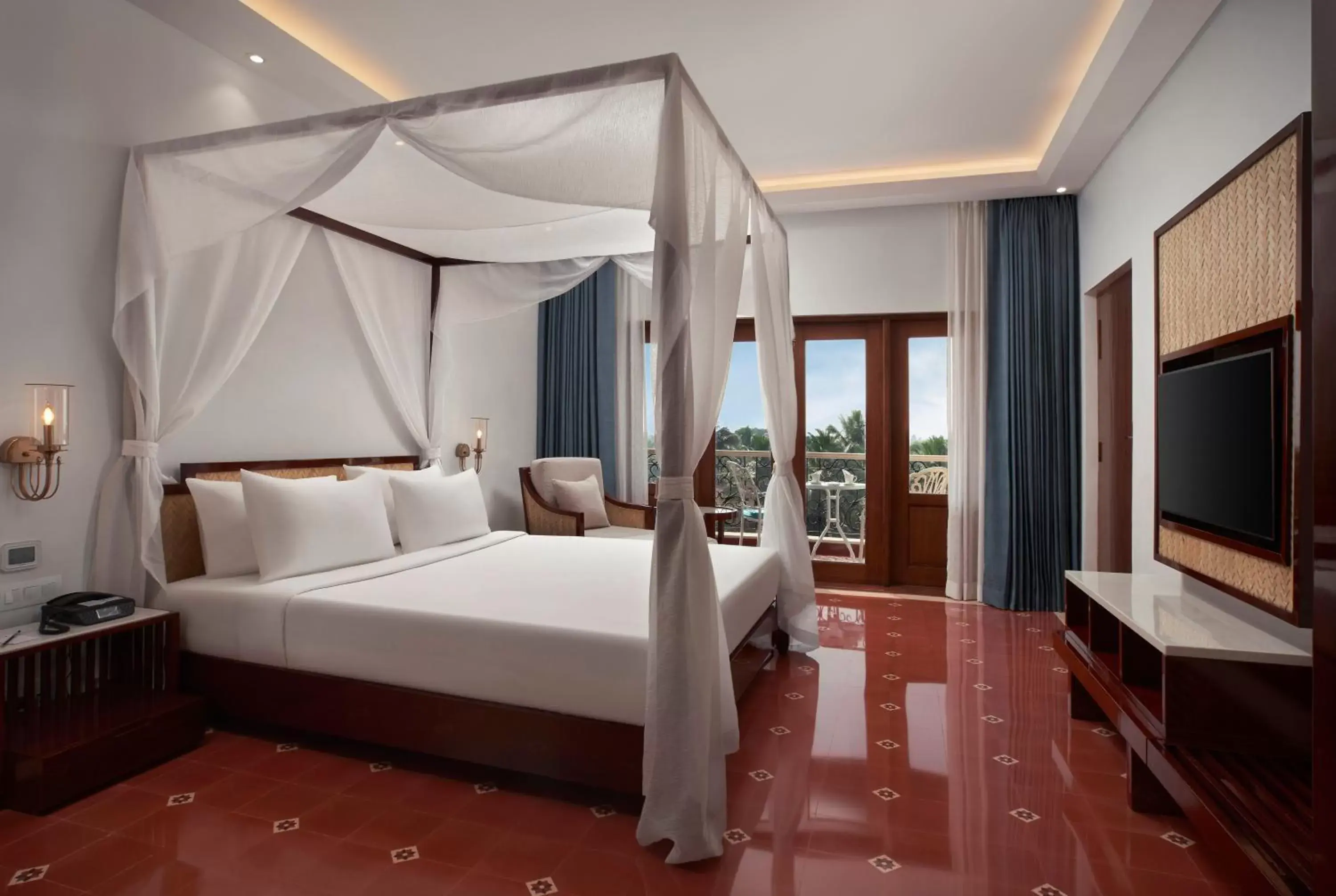 Bed in Radisson Blu Resort, Goa