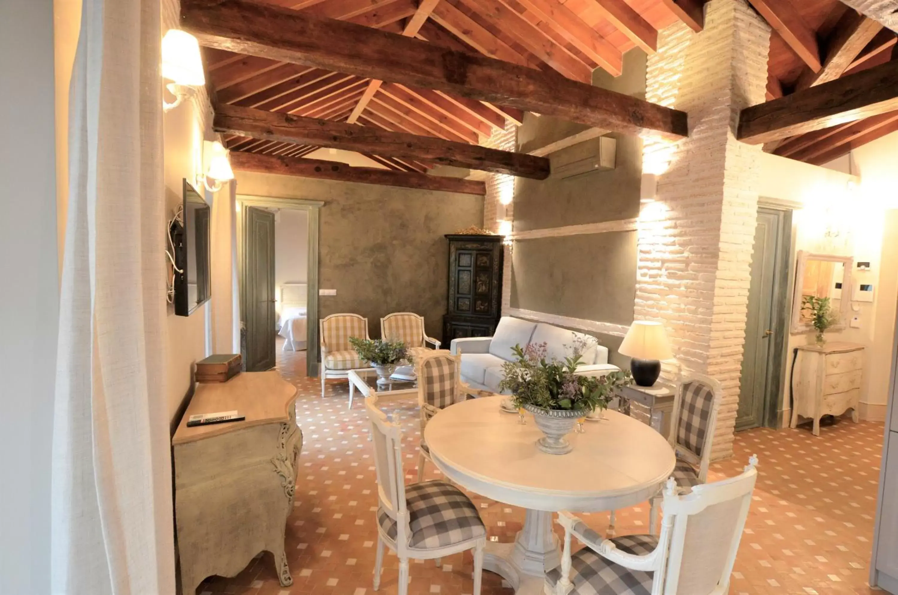 Dining Area in La Corrala del Realejo