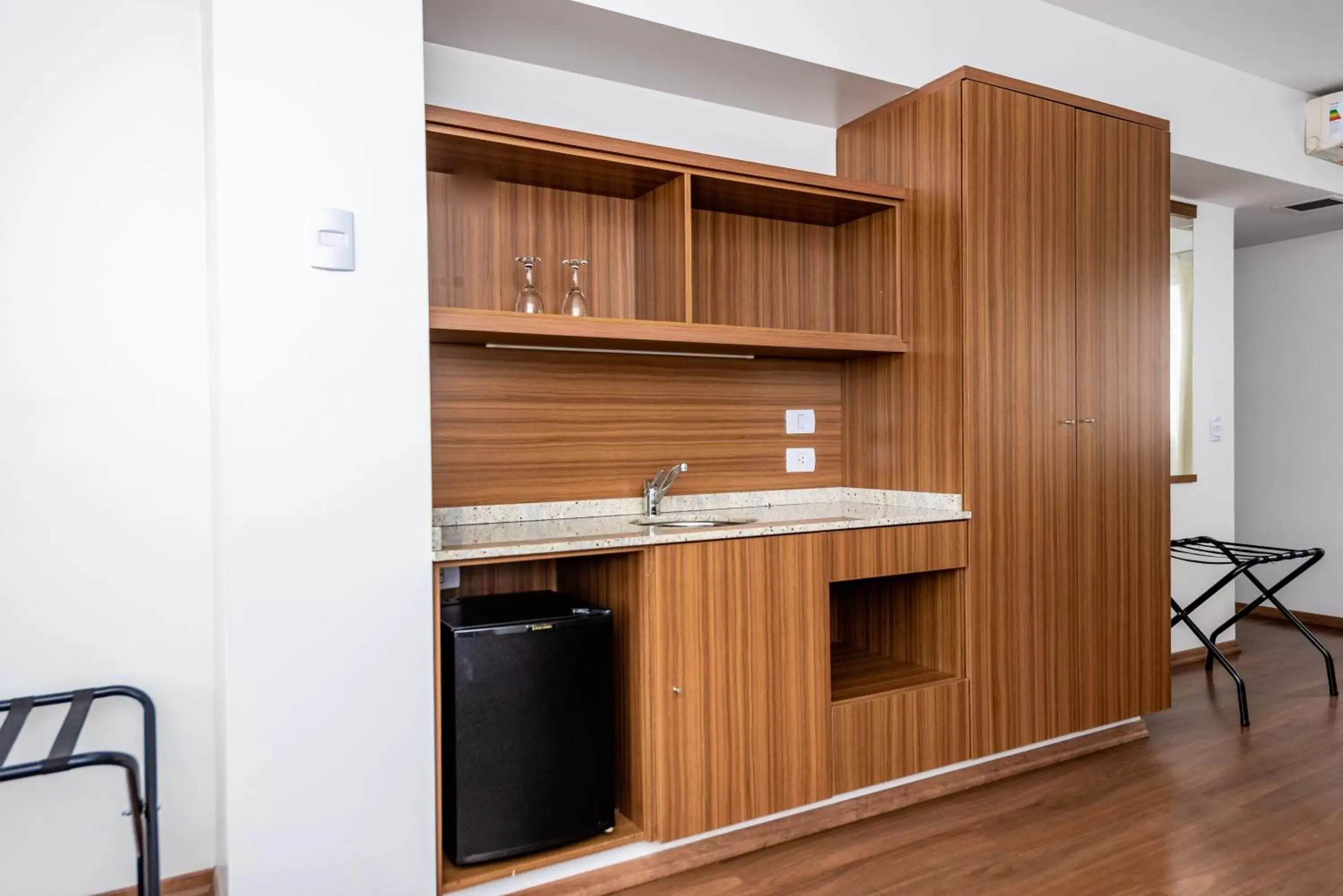 Photo of the whole room, Kitchen/Kitchenette in Hotel Bys Palermo