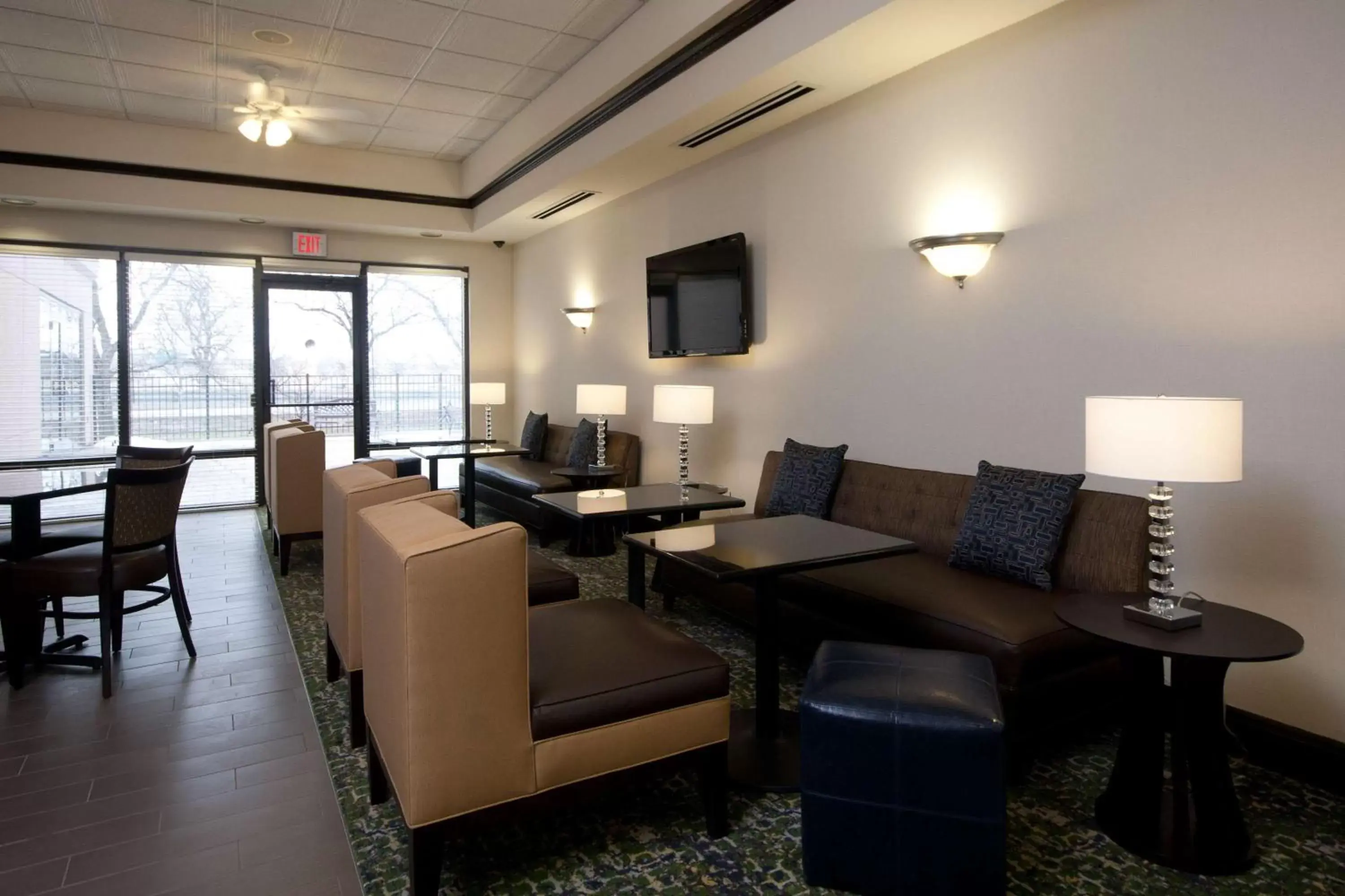 Lobby or reception, Seating Area in Hampton Inn Buffalo-South/I-90