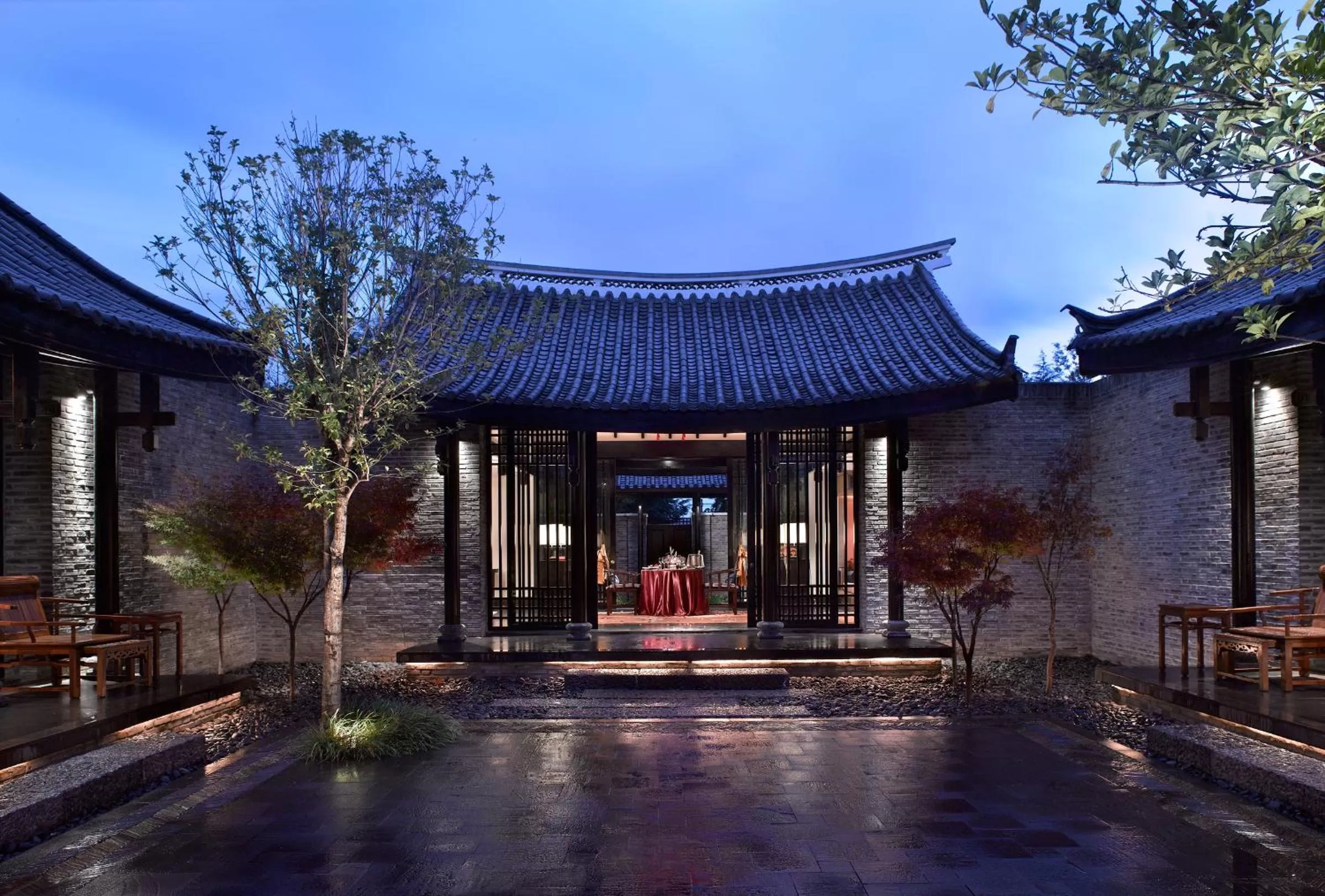 Inner courtyard view in Banyan Tree Lijiang