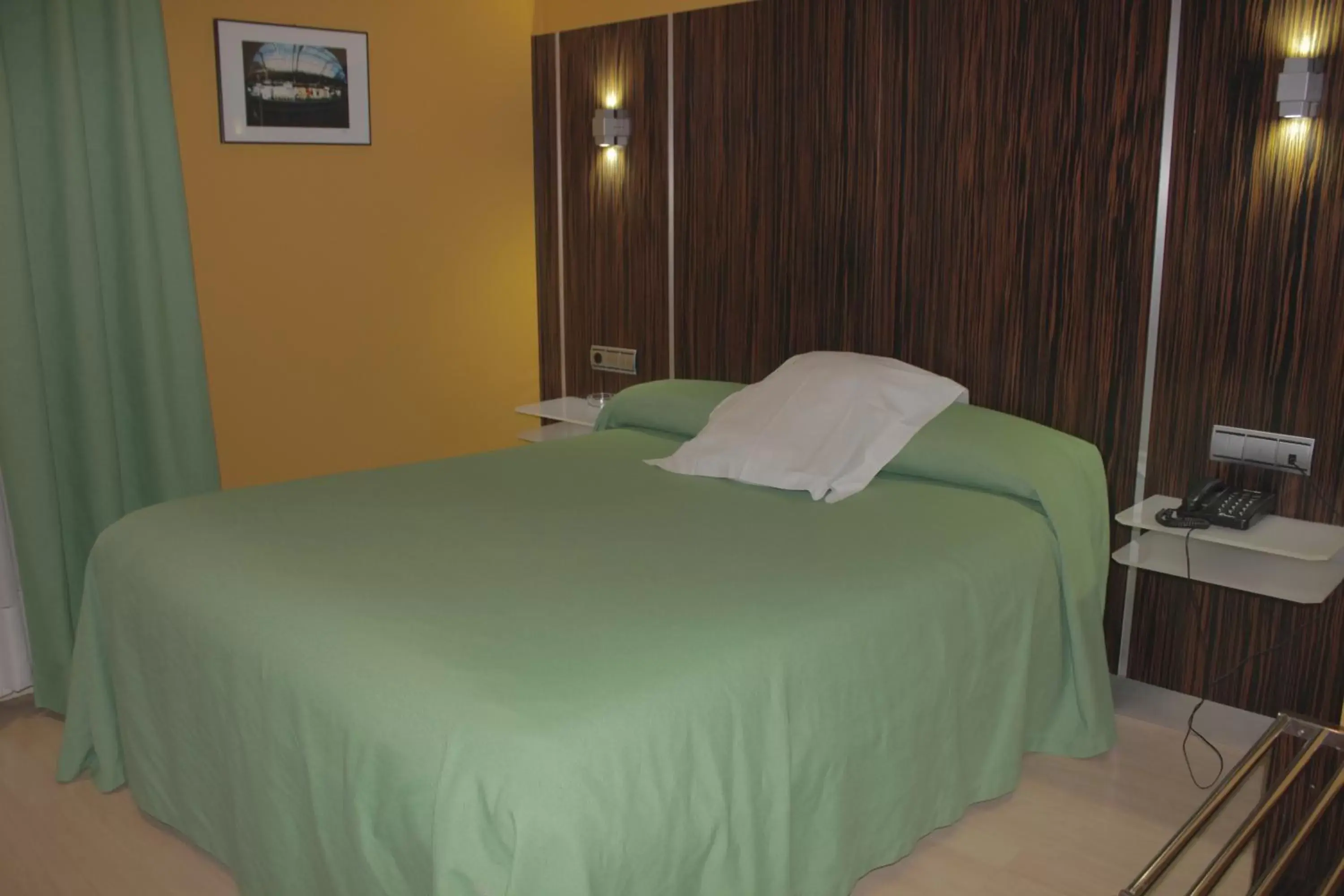 Bed in Hotel Gran Via