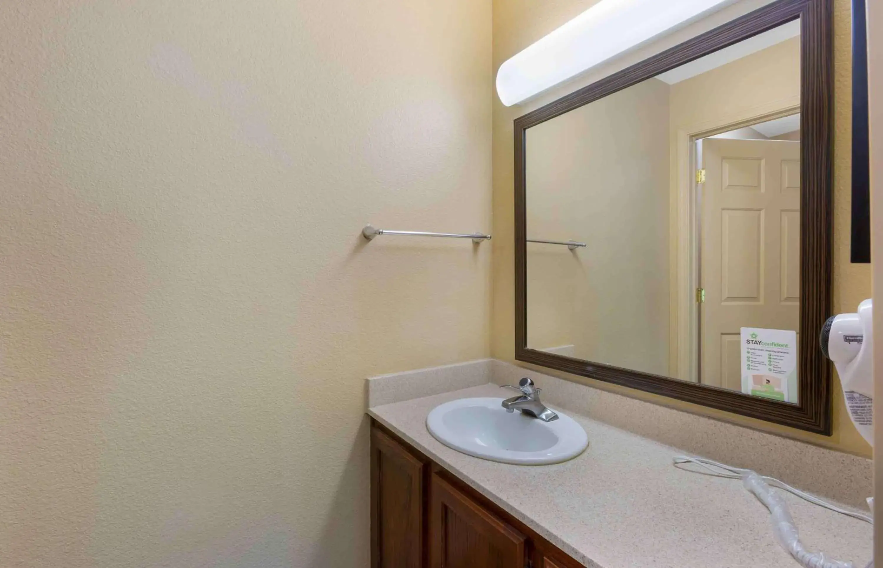 Bathroom in Extended Stay America Suites - Phoenix - Chandler - E Chandler Blvd