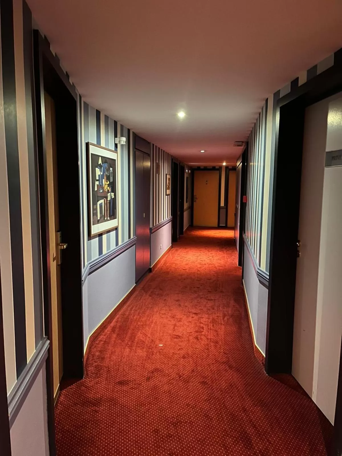 Bedroom in Le Jean-Sébastien Bach