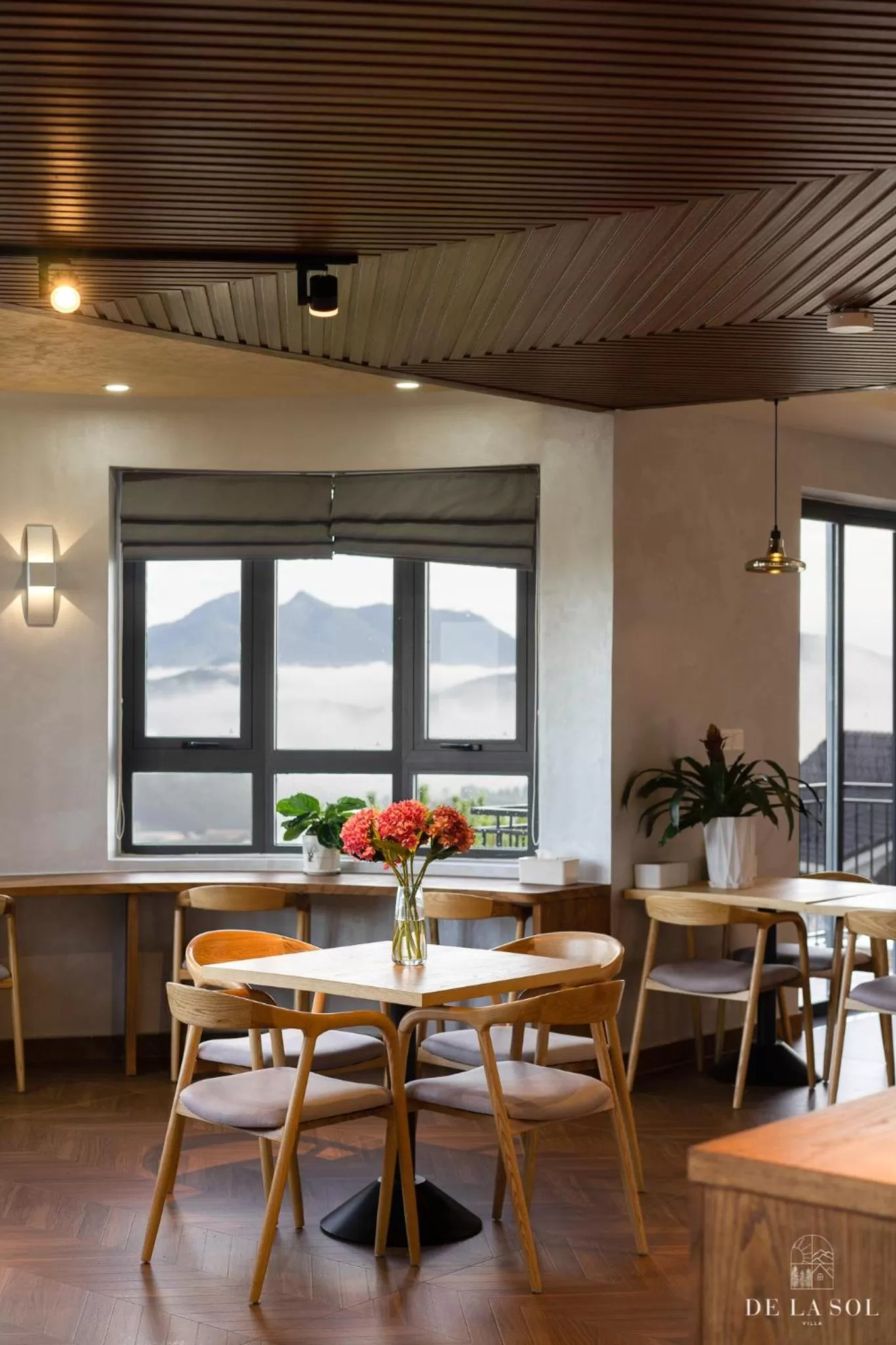 Coffee/tea facilities in De La Sol Villa Dalat