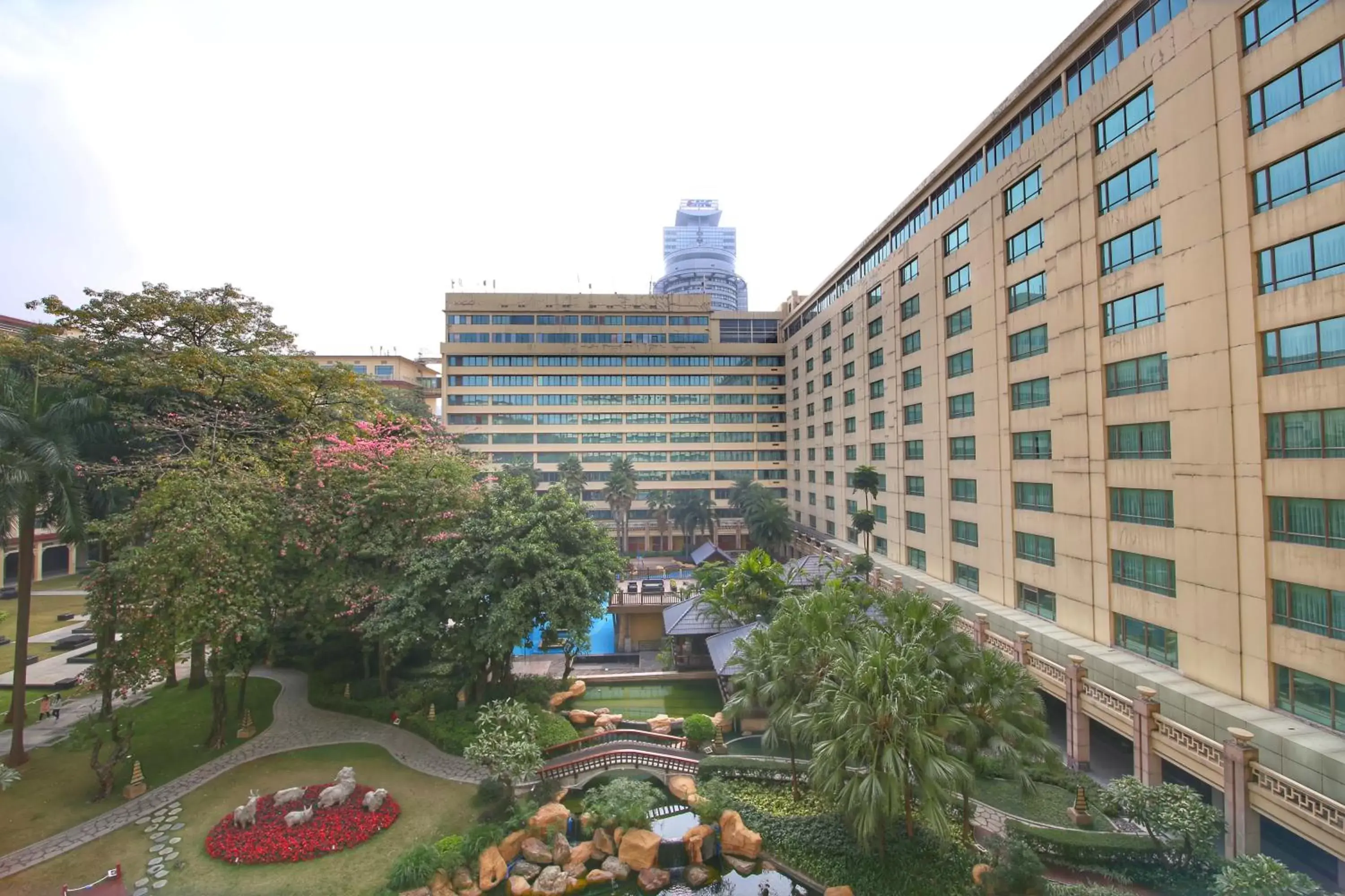 Pool View in Dong Fang Hotel Guangzhou, Canton Fair Free Shuttle Bus, Canton Fair Buyer Official Registration