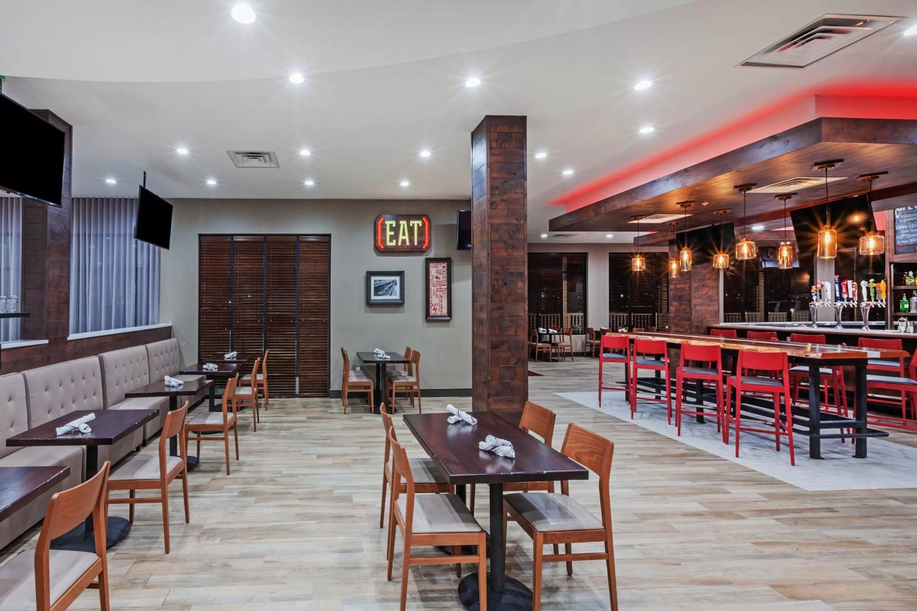 Restaurant/places to eat in Holiday Inn Lubbock South by IHG