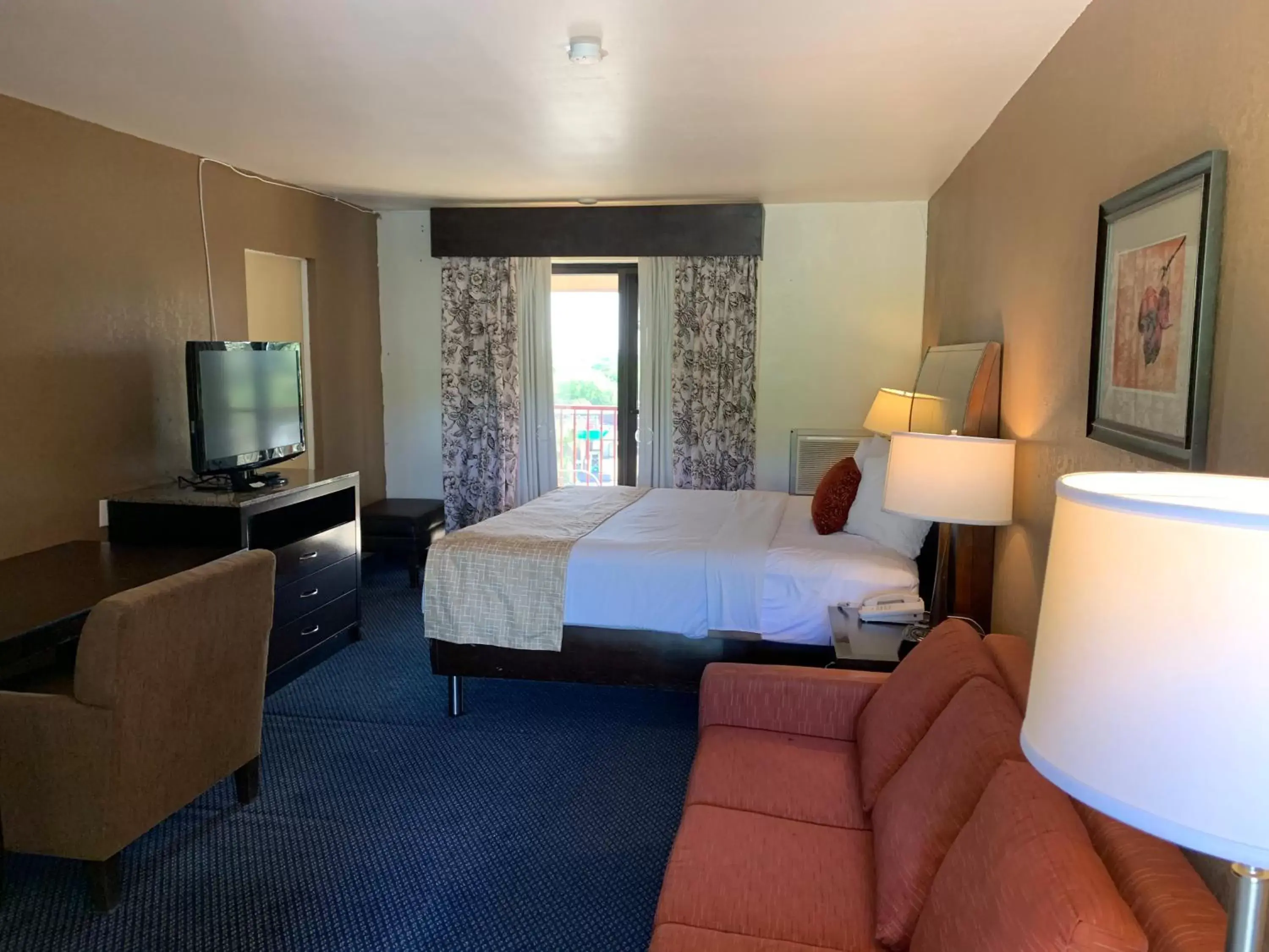 Photo of the whole room in Travelodge by Wyndham Rapid City