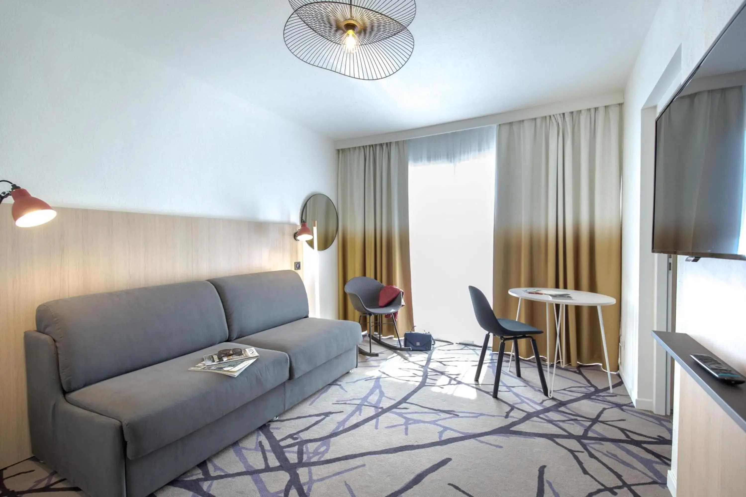 Bedroom, Seating Area in Mercure Cavaillon