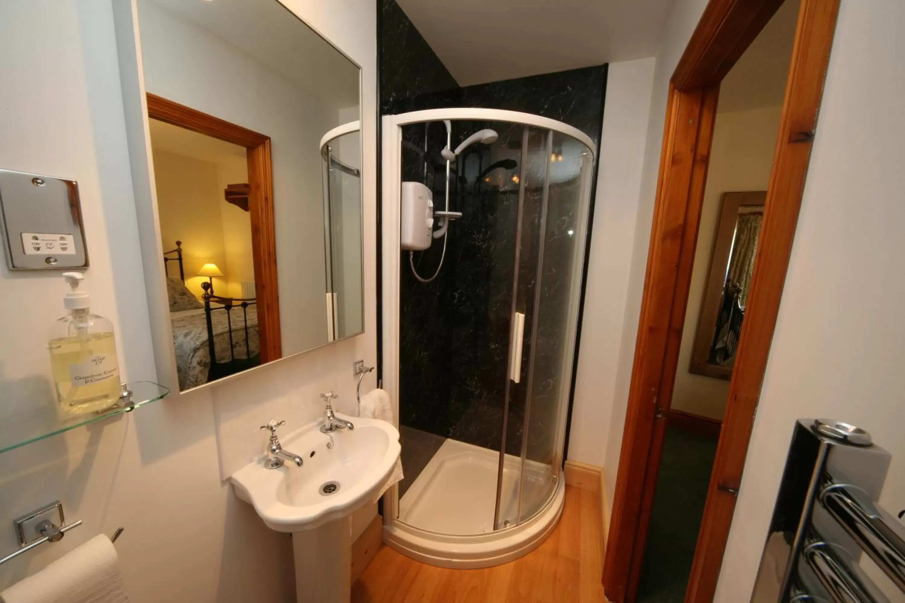 Shower, Bathroom in Elm Tree Lodge