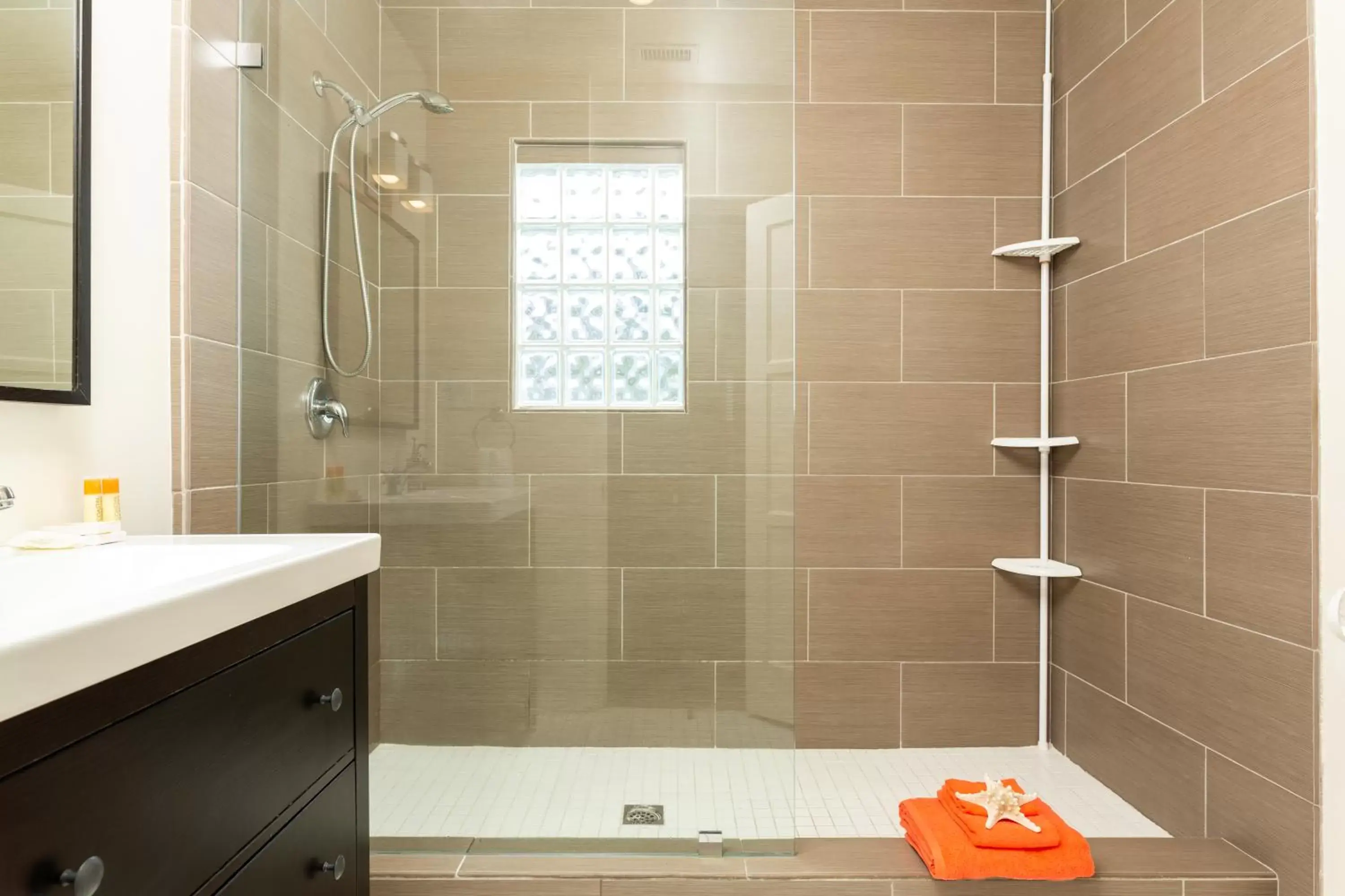 Bathroom in The Sea View Inn At The Beach