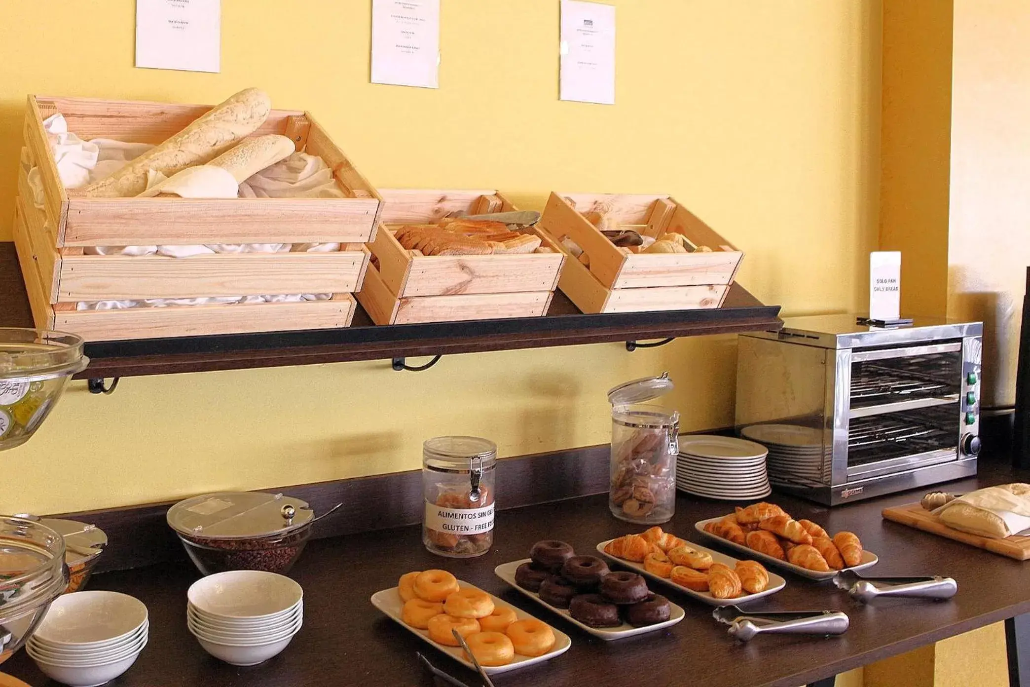 Breakfast, Food in Hotel Ele Puente Romano de Salamanca