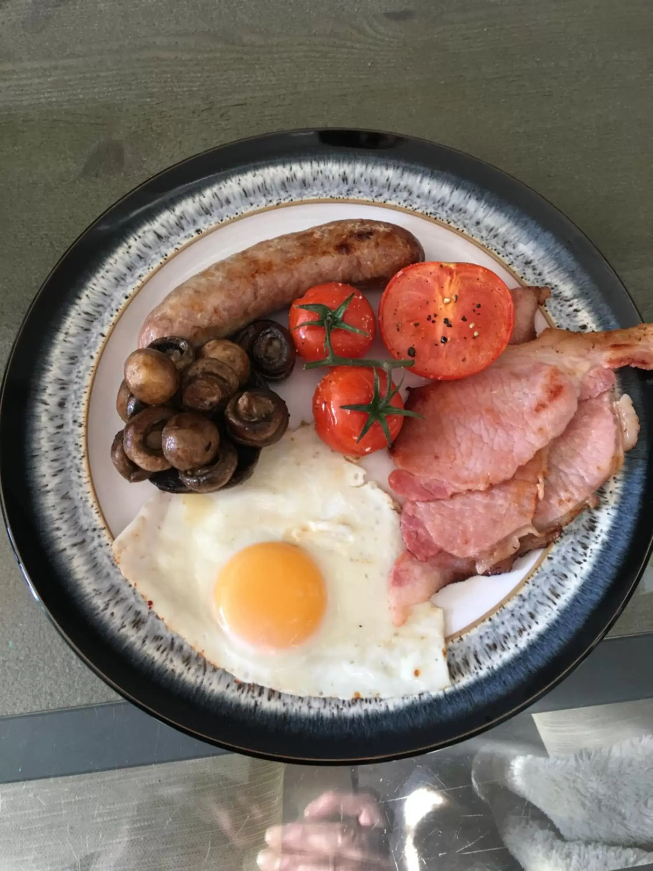 Breakfast, Food in Bonners Lodge