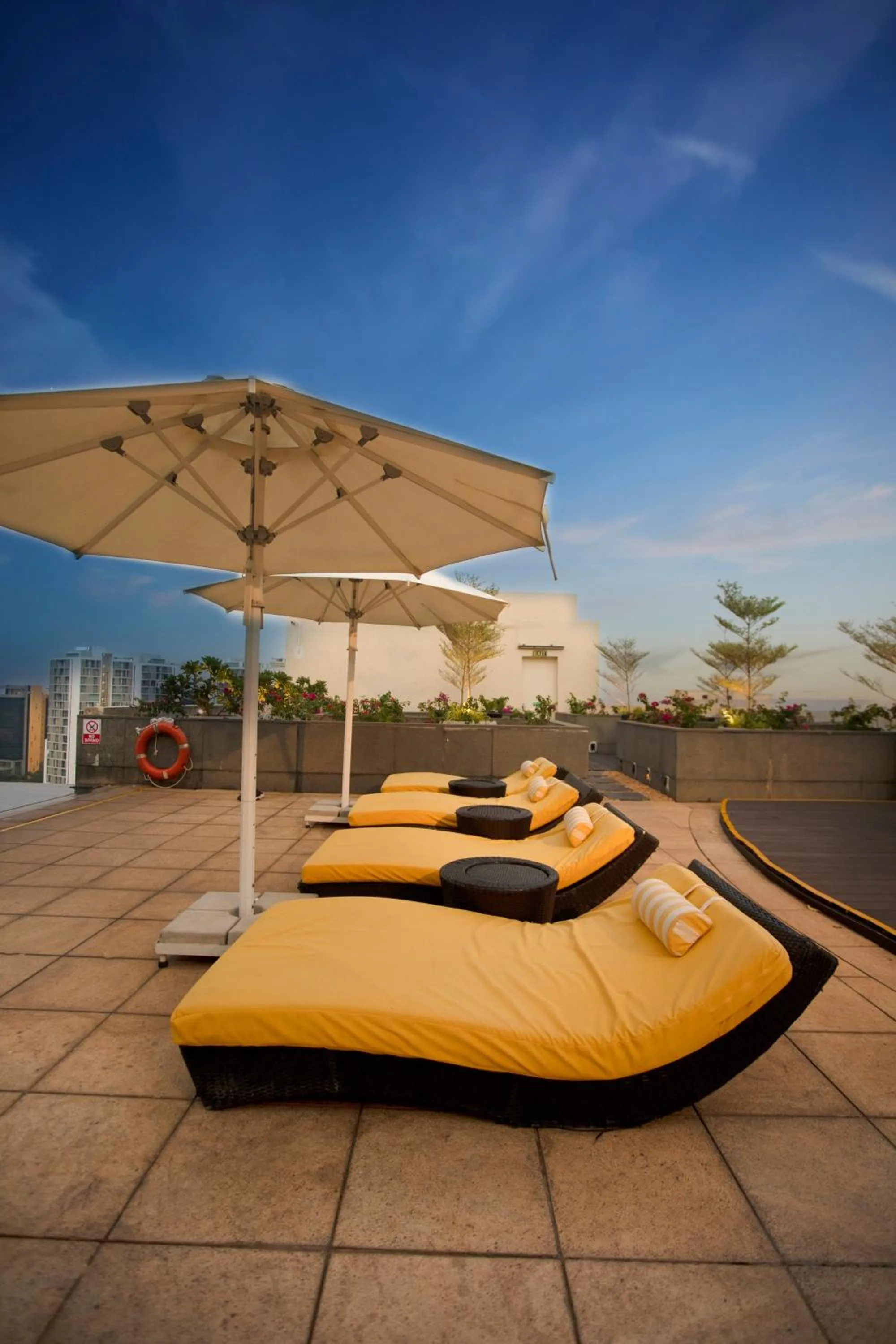 Swimming pool in Somerset Greenways Chennai