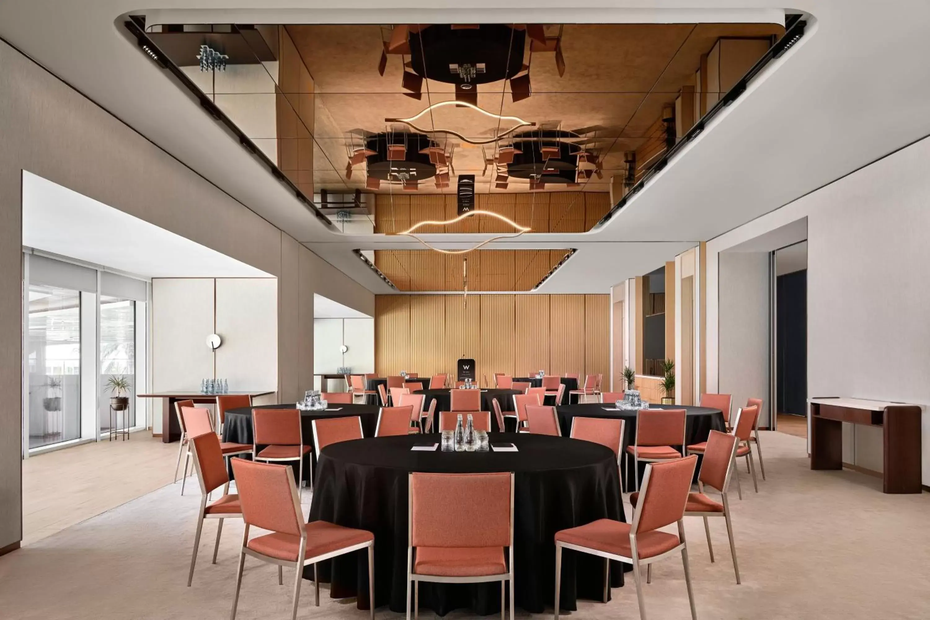 Meeting/conference room, Restaurant/Places to Eat in W Dubai - Mina Seyahi, Adults Only