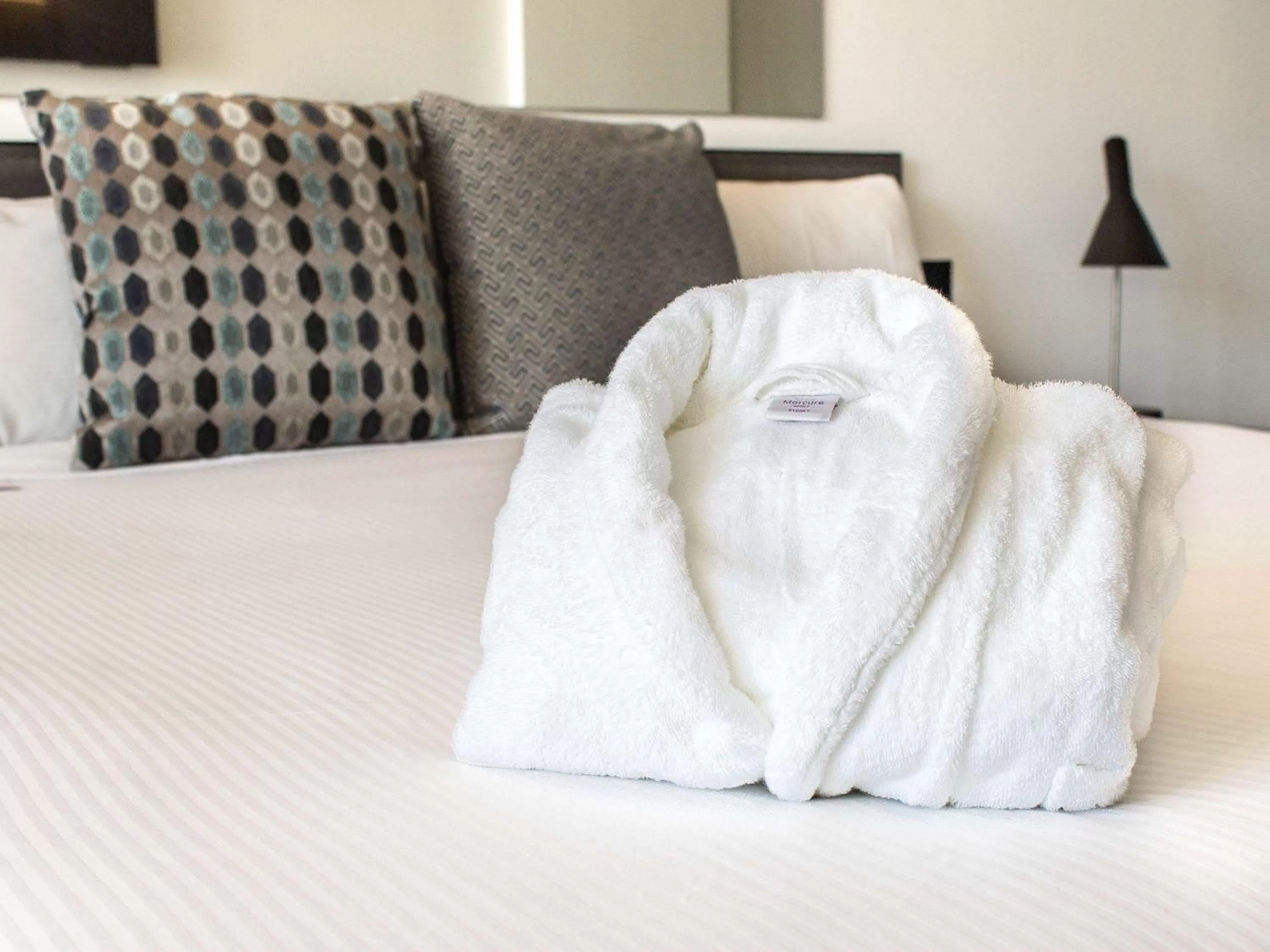 Photo of the whole room, Bed in Mercure Sydney