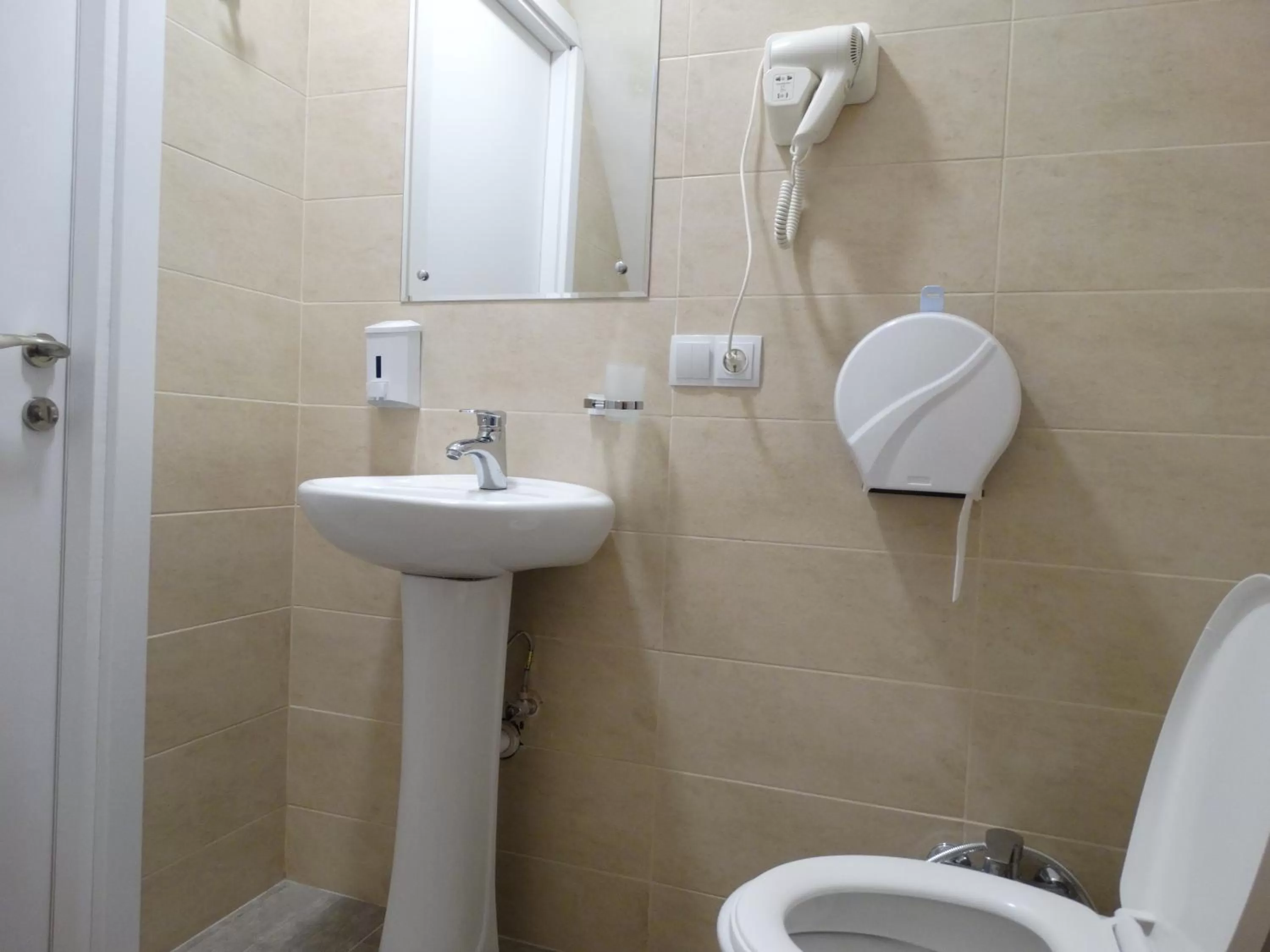 Toilet in Hotel Boutique IVERIA