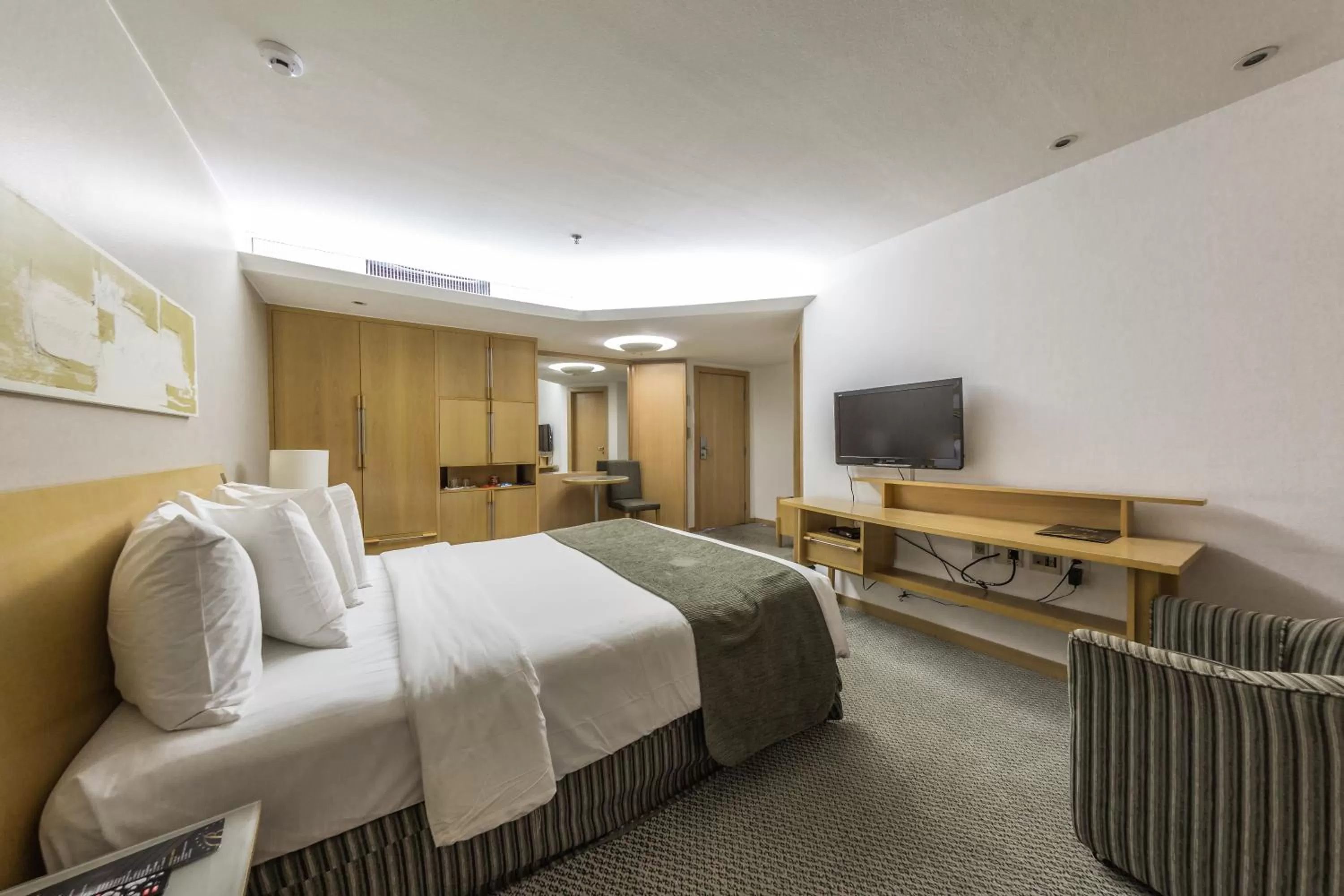 Bed in Grand Bittar Hotel