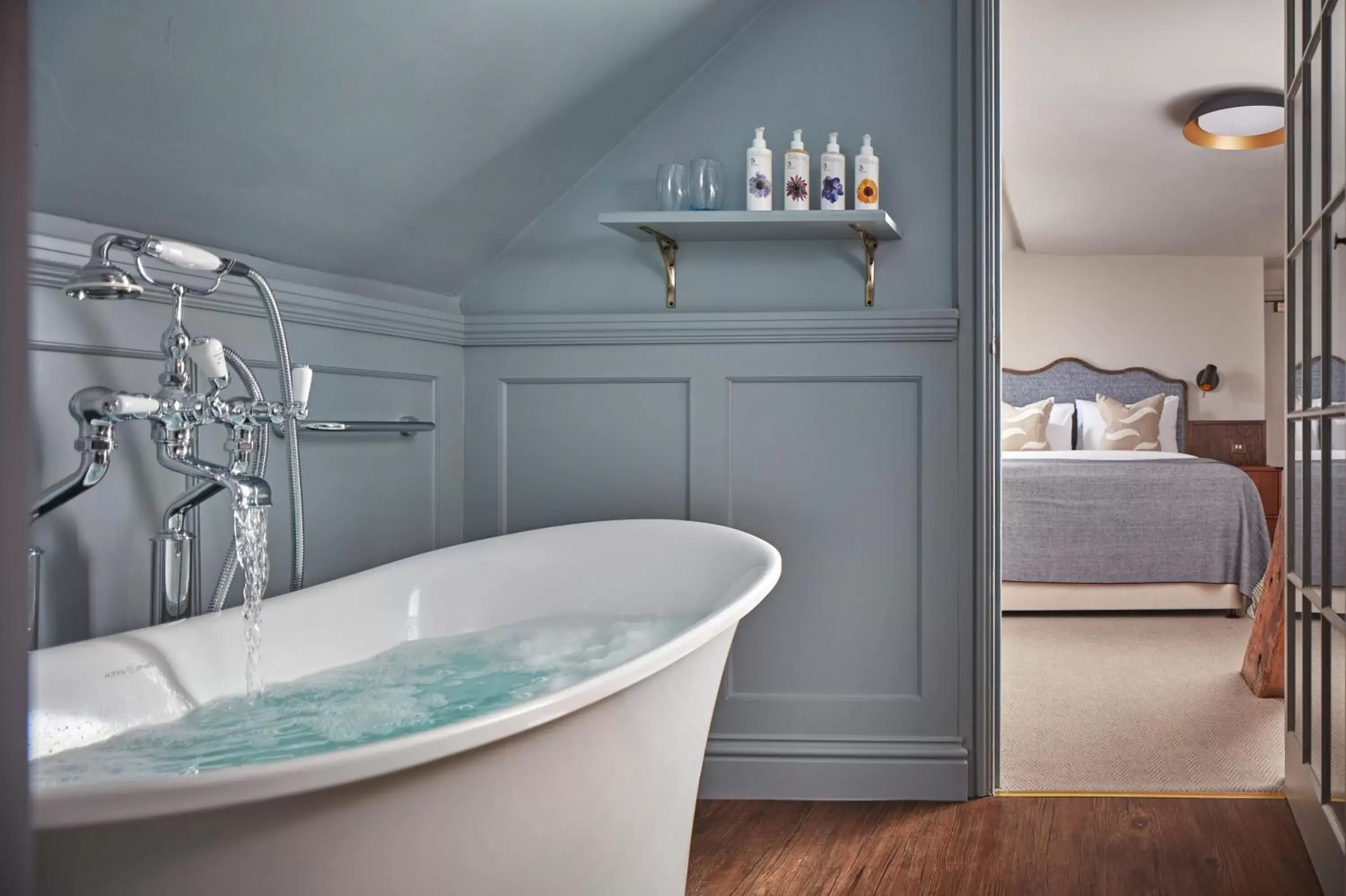 Bathroom in Moonfleet Manor - A Luxury Family Hotel