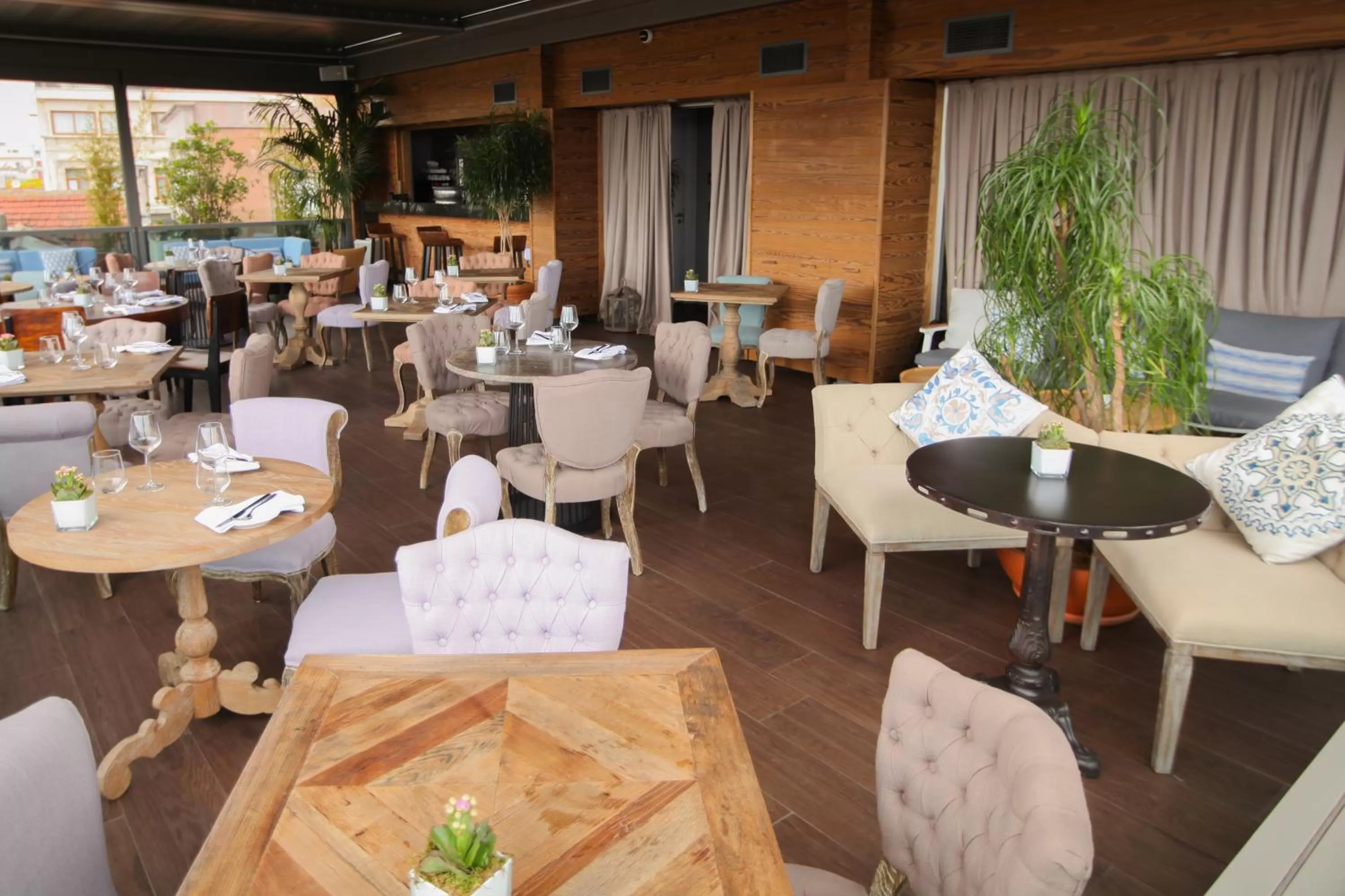 Restaurant/places to eat in The Bank Hotel Istanbul, a Member of Design Hotels