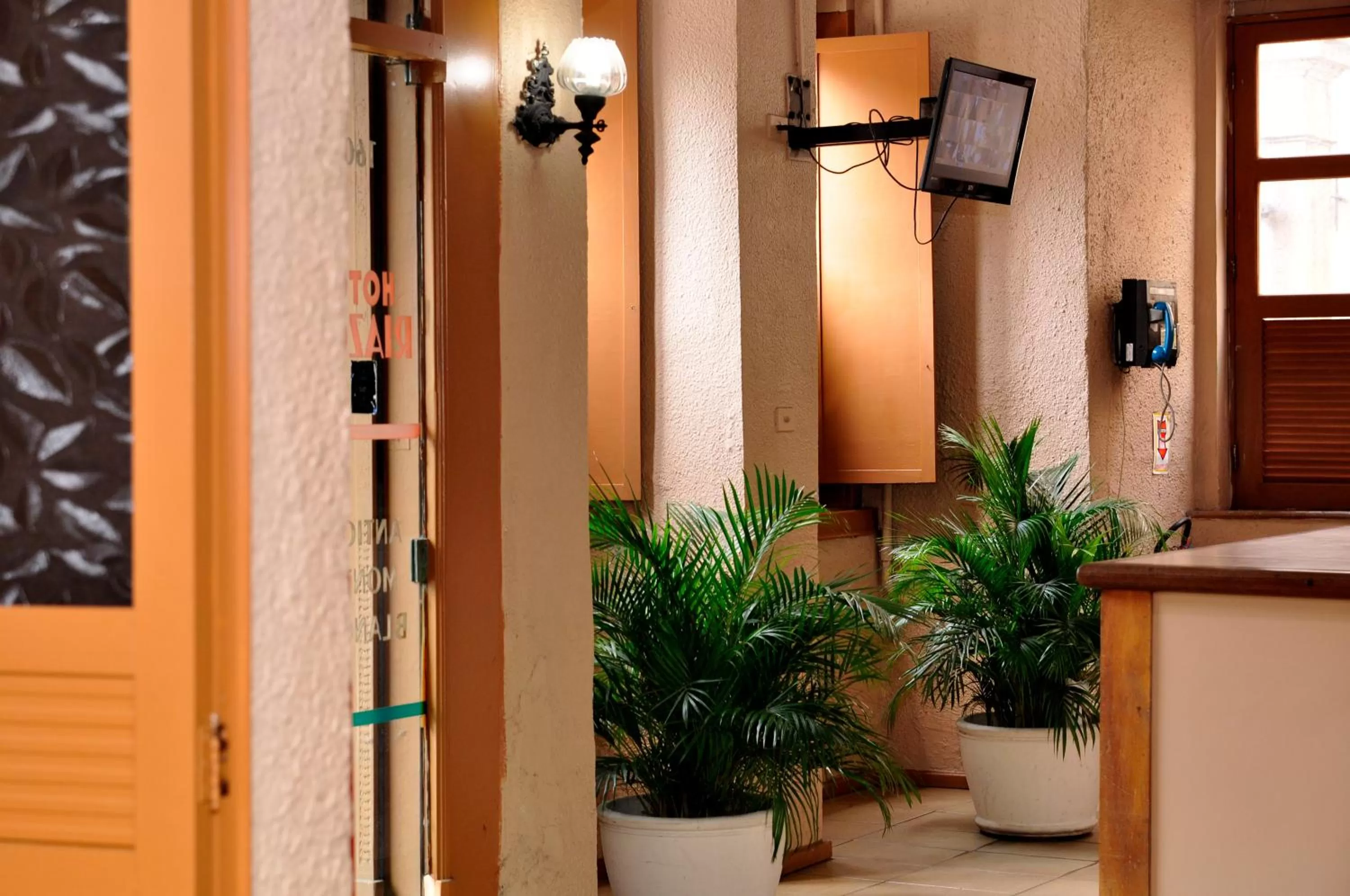 Communal lounge/ TV room in Hotel Plaza Riazor