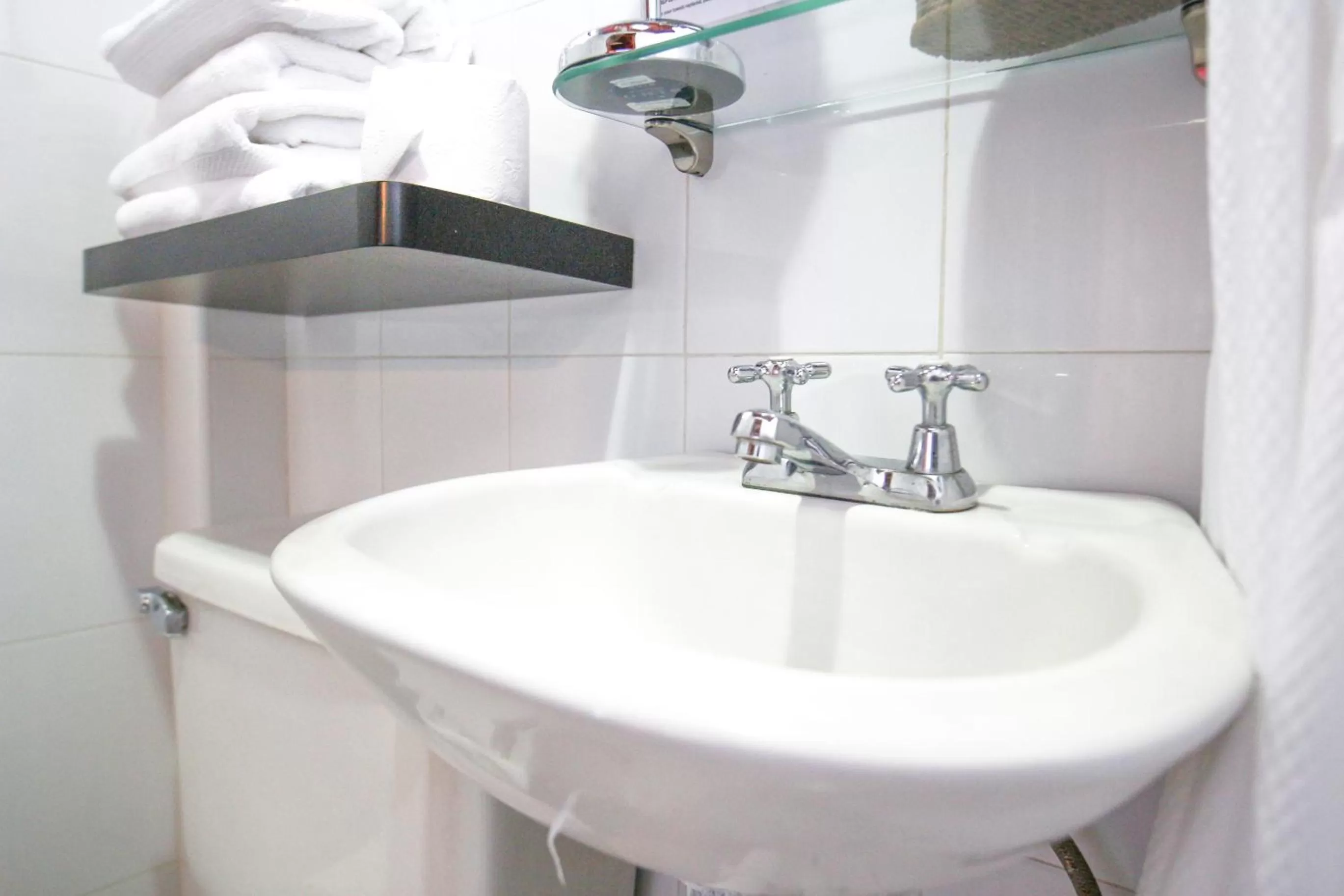 Bathroom in Hotel Colonial San Agustin