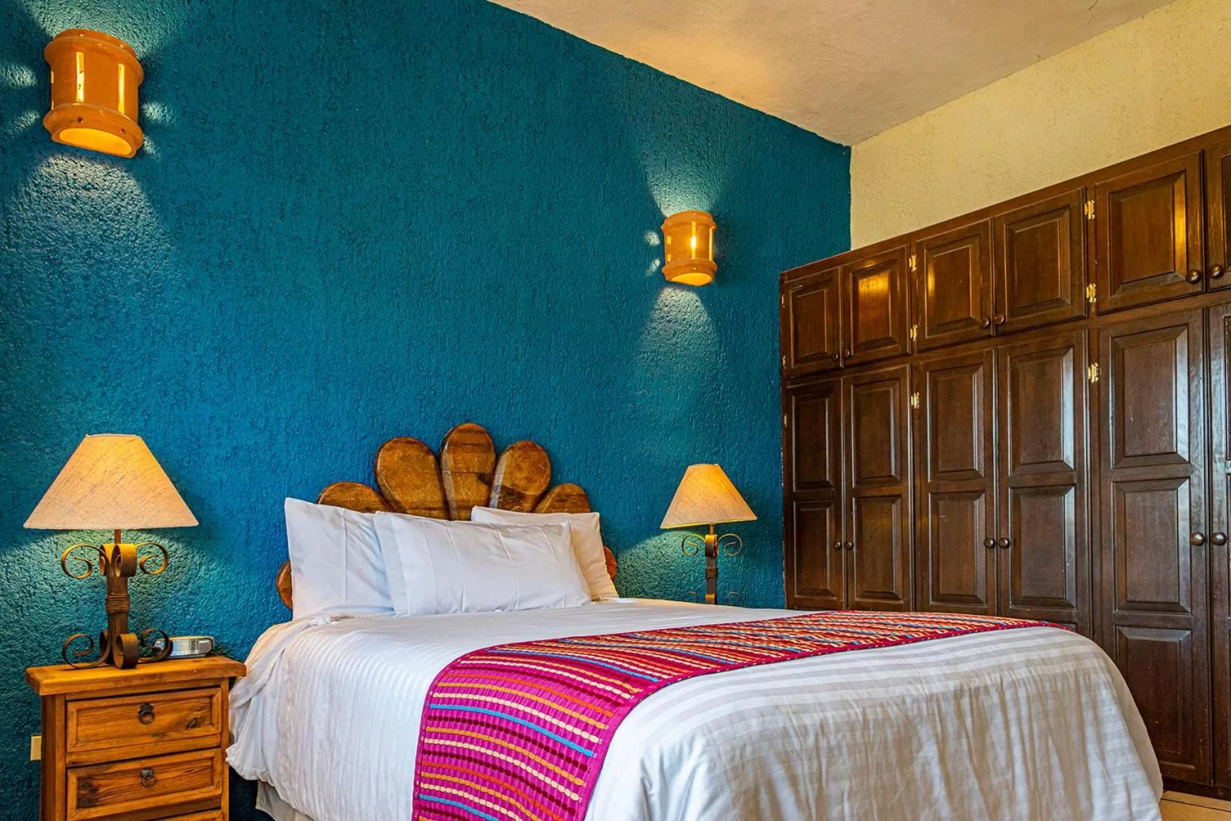 Bed in Las Gaviotas Condo-Hotel La Paz BCS