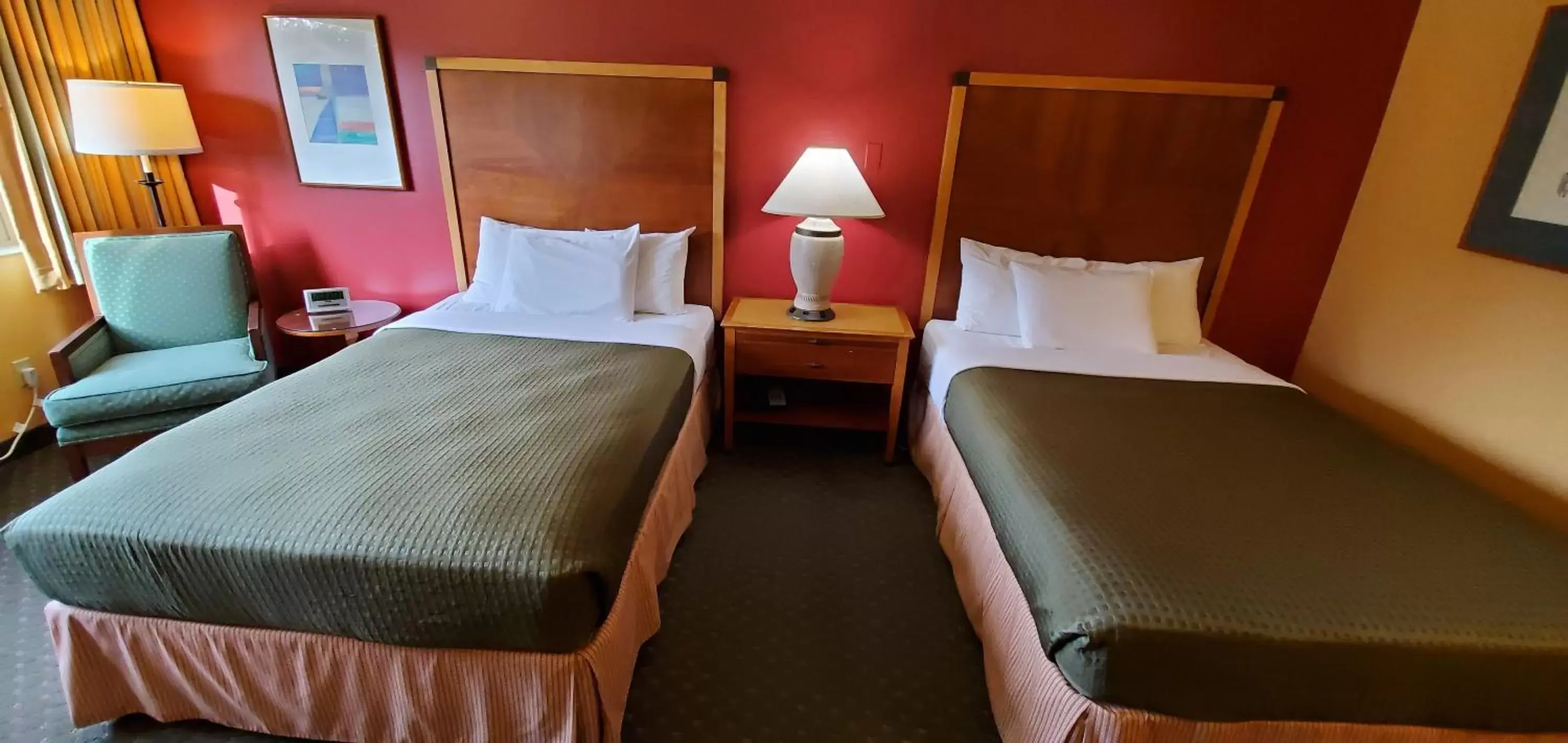 Bed in Olympic View Inn Bed in Olympic View Inn