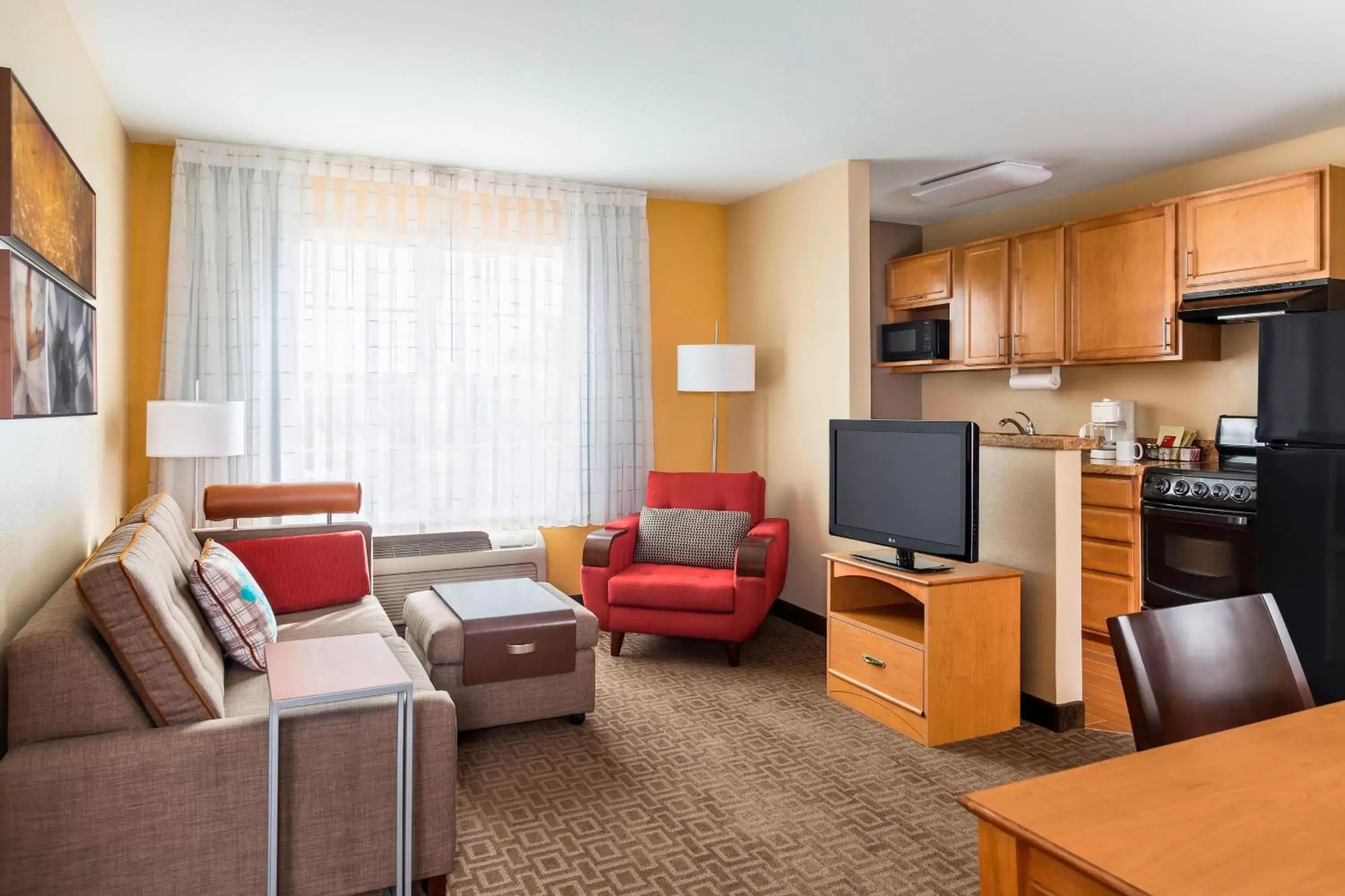 Bedroom, Seating Area in TownePlace Suites Phoenix North