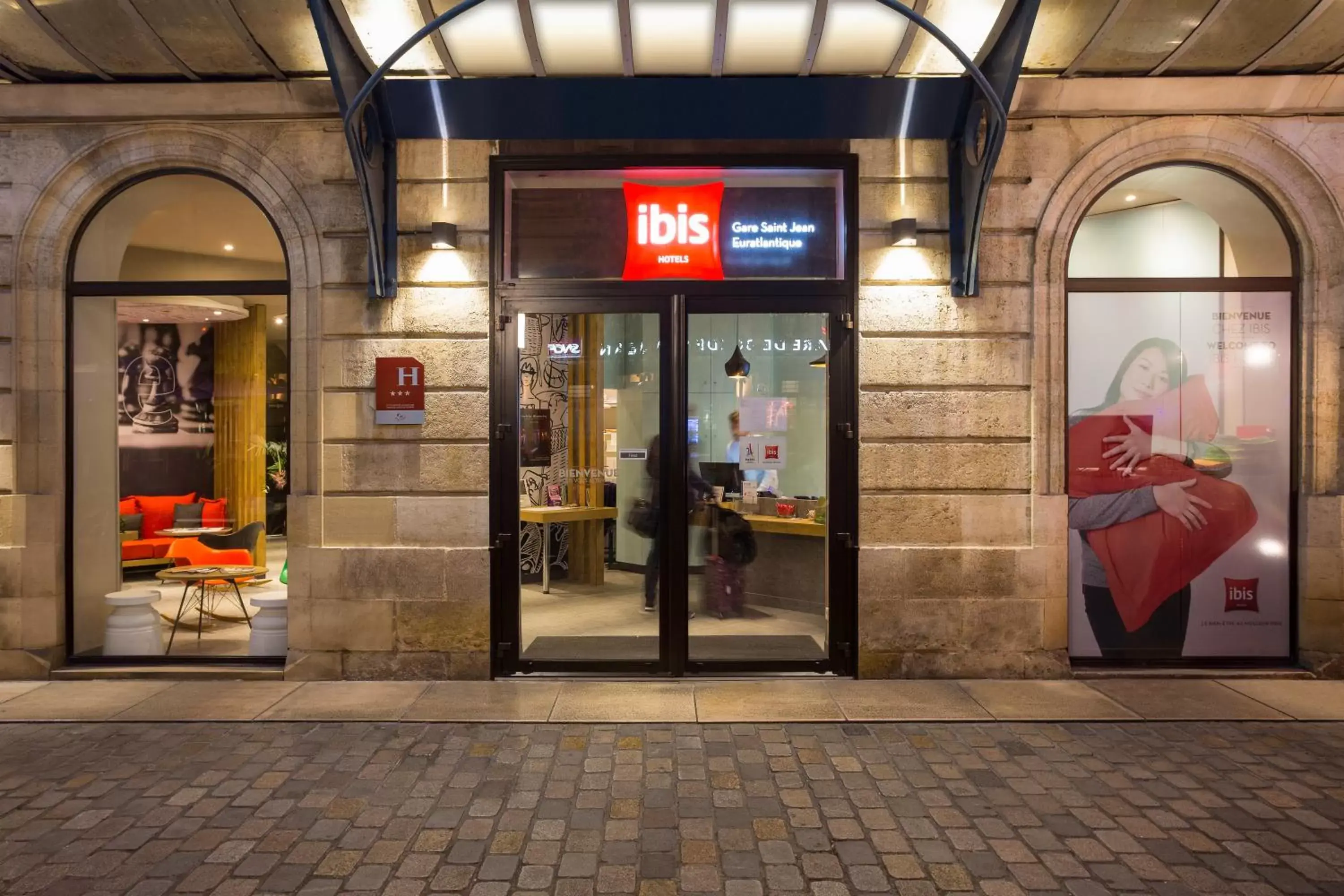 Facade/entrance in ibis Bordeaux Centre Gare Saint Jean Euratlantique