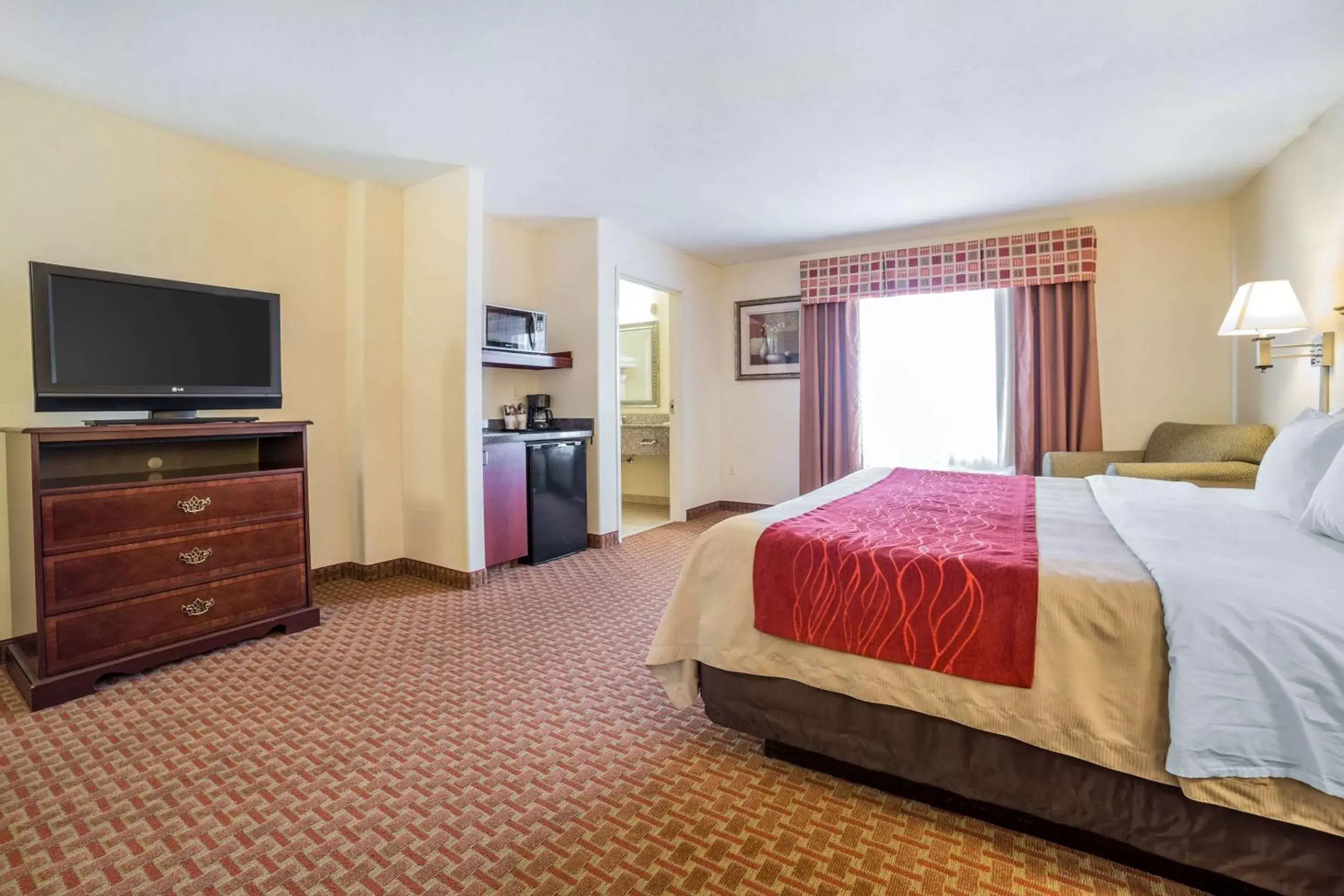 Photo of the whole room, Bed in Comfort Inn & Suites Rock Springs-Green River