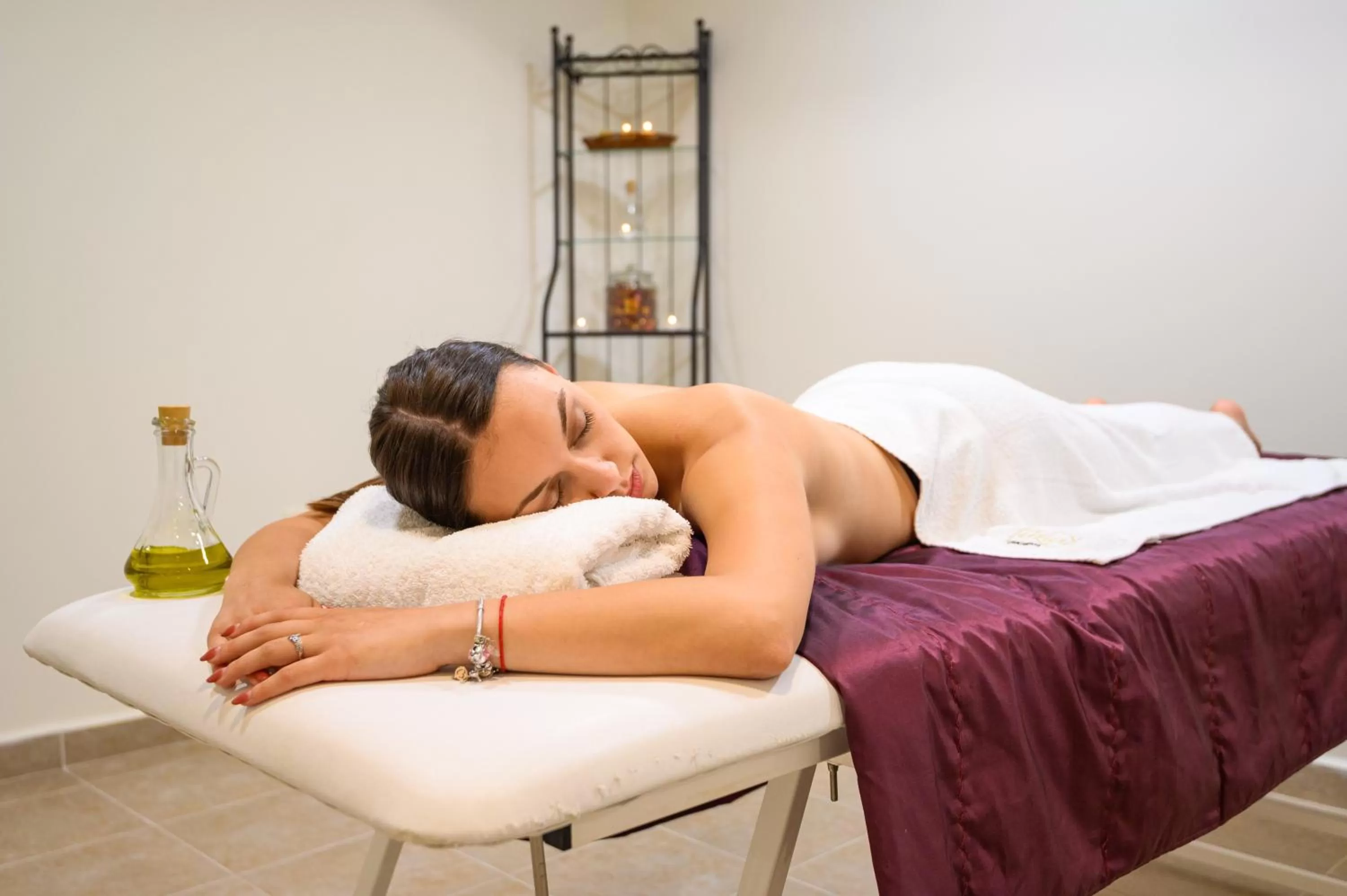 Massage in Parklands Hotel & Pool