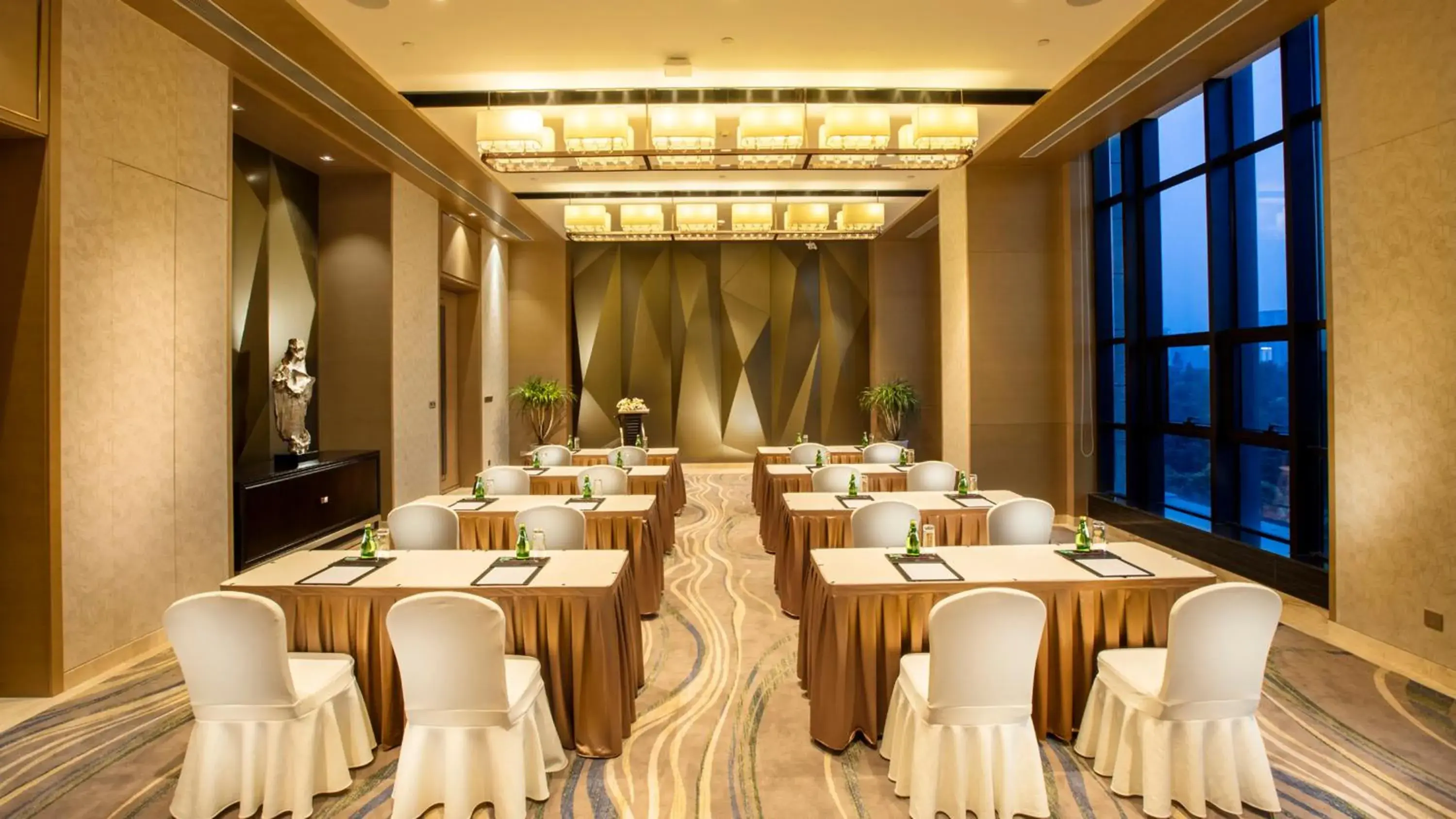 Meeting/conference room, Banquet Facilities in Crowne Plaza Hefei Rongqiao, an IHG Hotel