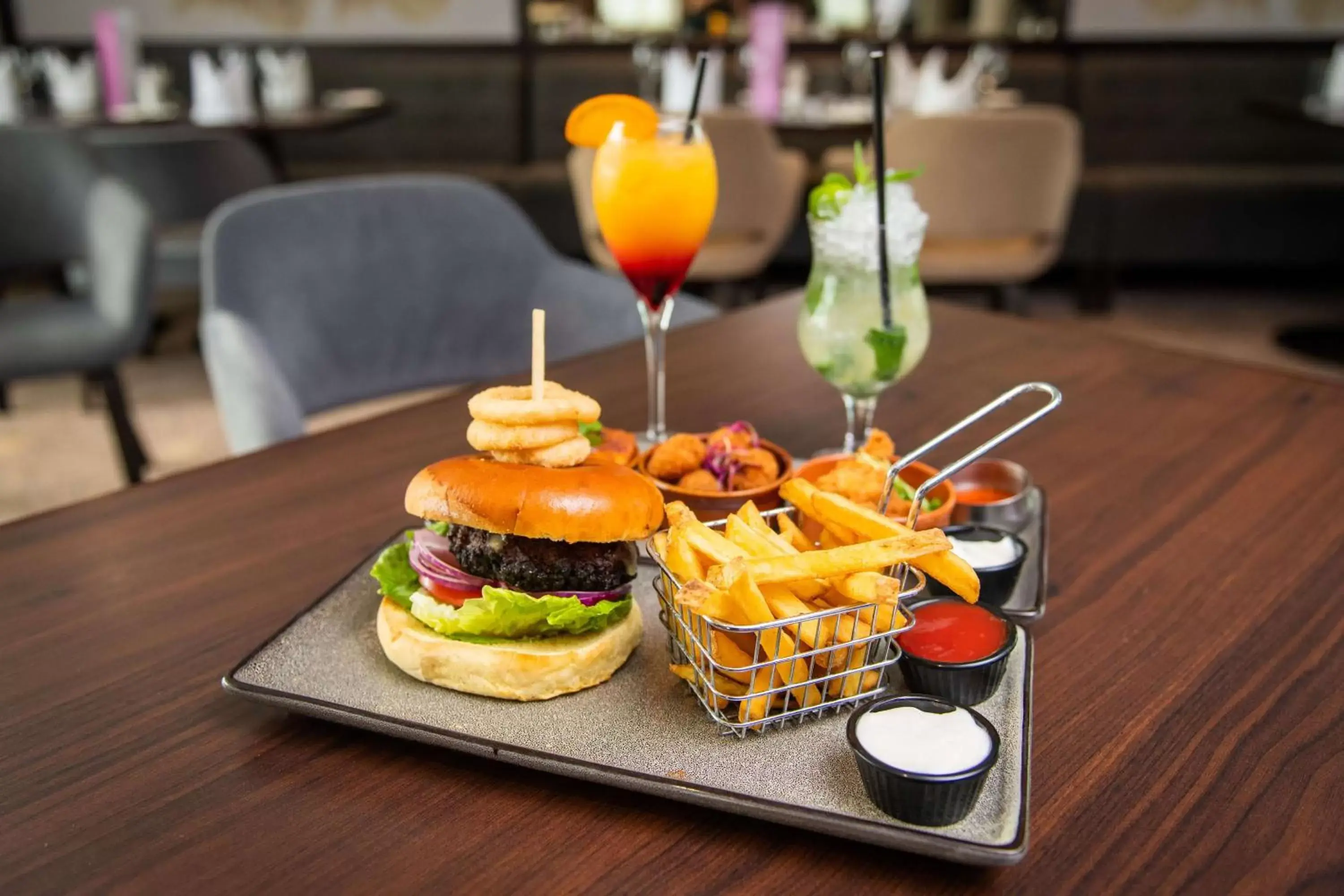 Restaurant/places to eat in DoubleTree by Hilton London Heathrow Airport