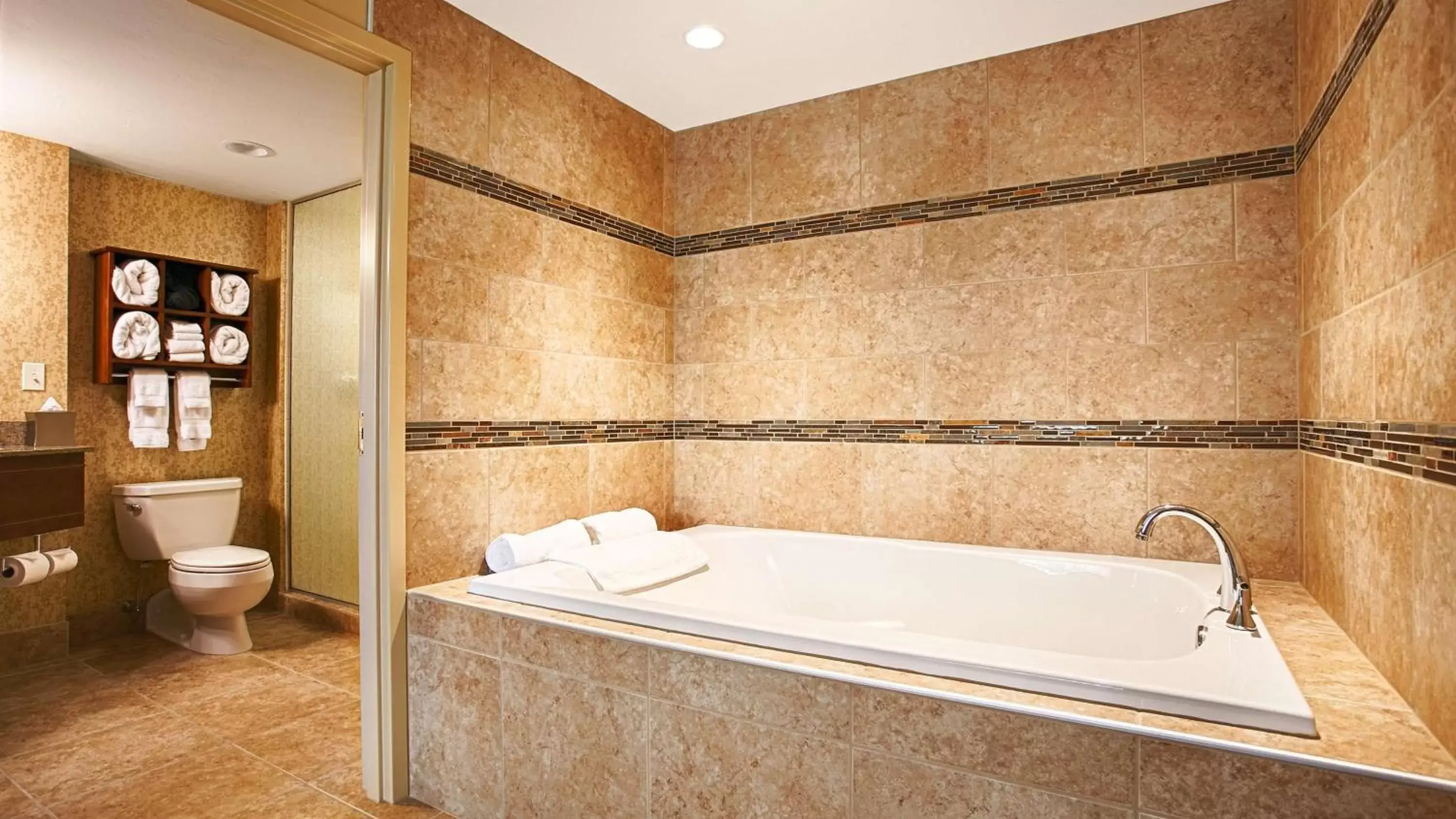 Area and facilities, Bathroom in Best Western Premier Waterfront Hotel & Convention Center