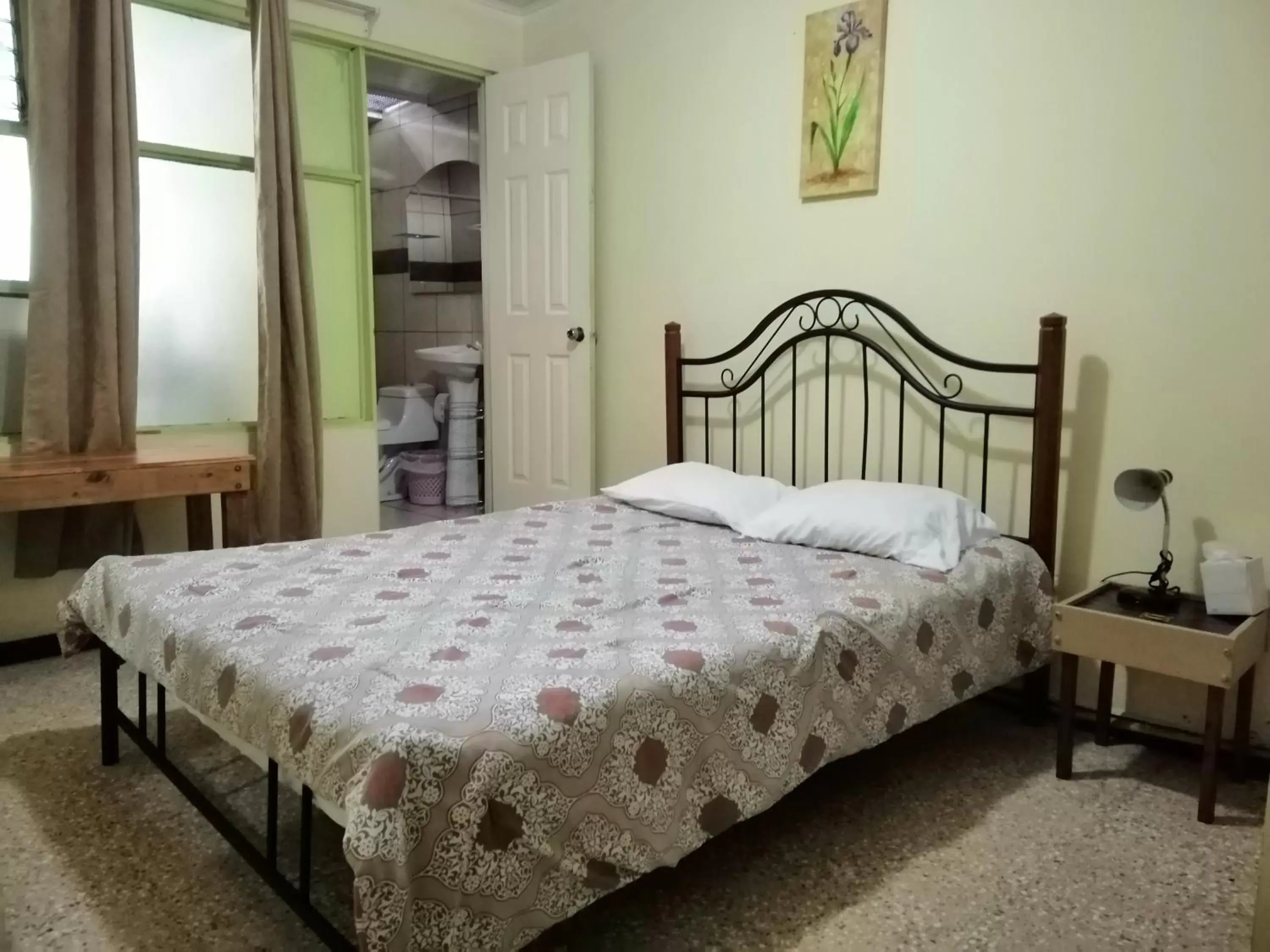 Photo of the whole room, Bed in Casa Leon Guesthouse