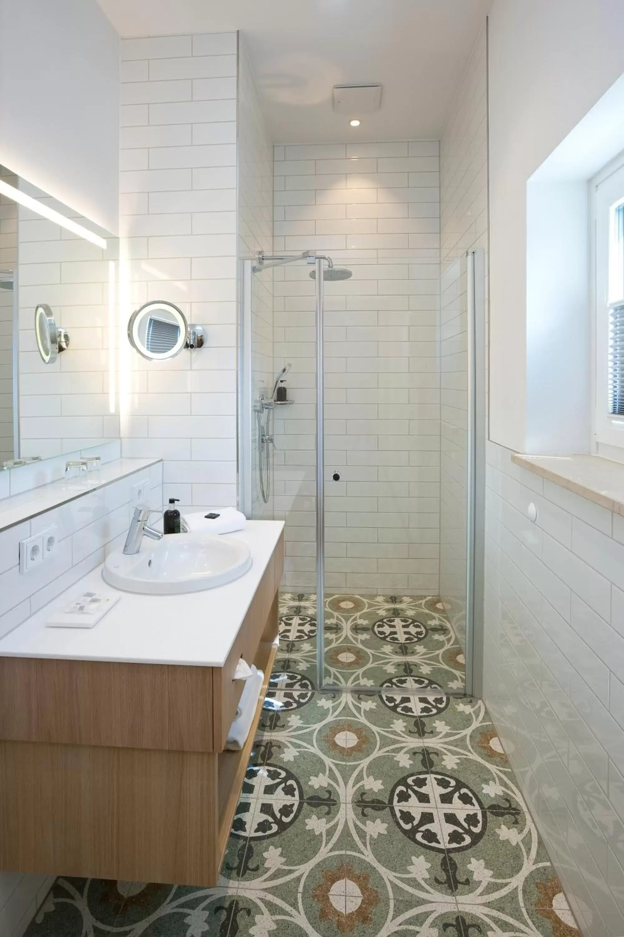Shower, Bathroom in Hotel Hirsch